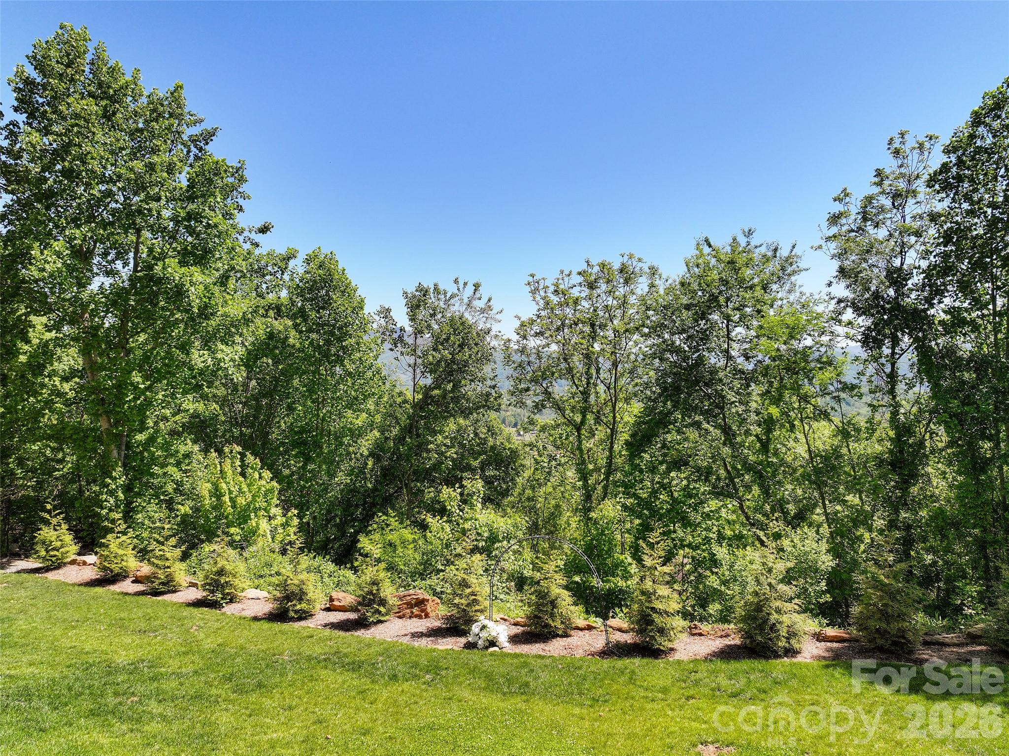 Lush landscaping - 114 Nesting Ridge, Waynesville
