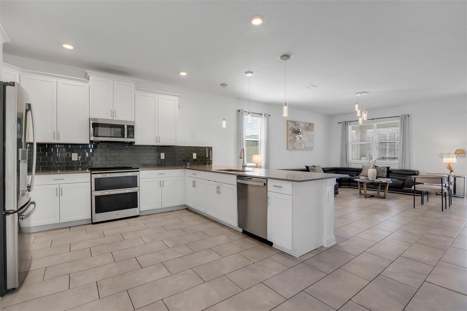 Single Family Residence at 9084 SOMMERSET HILLS DR, DAVENPORT, photo 9 of 62