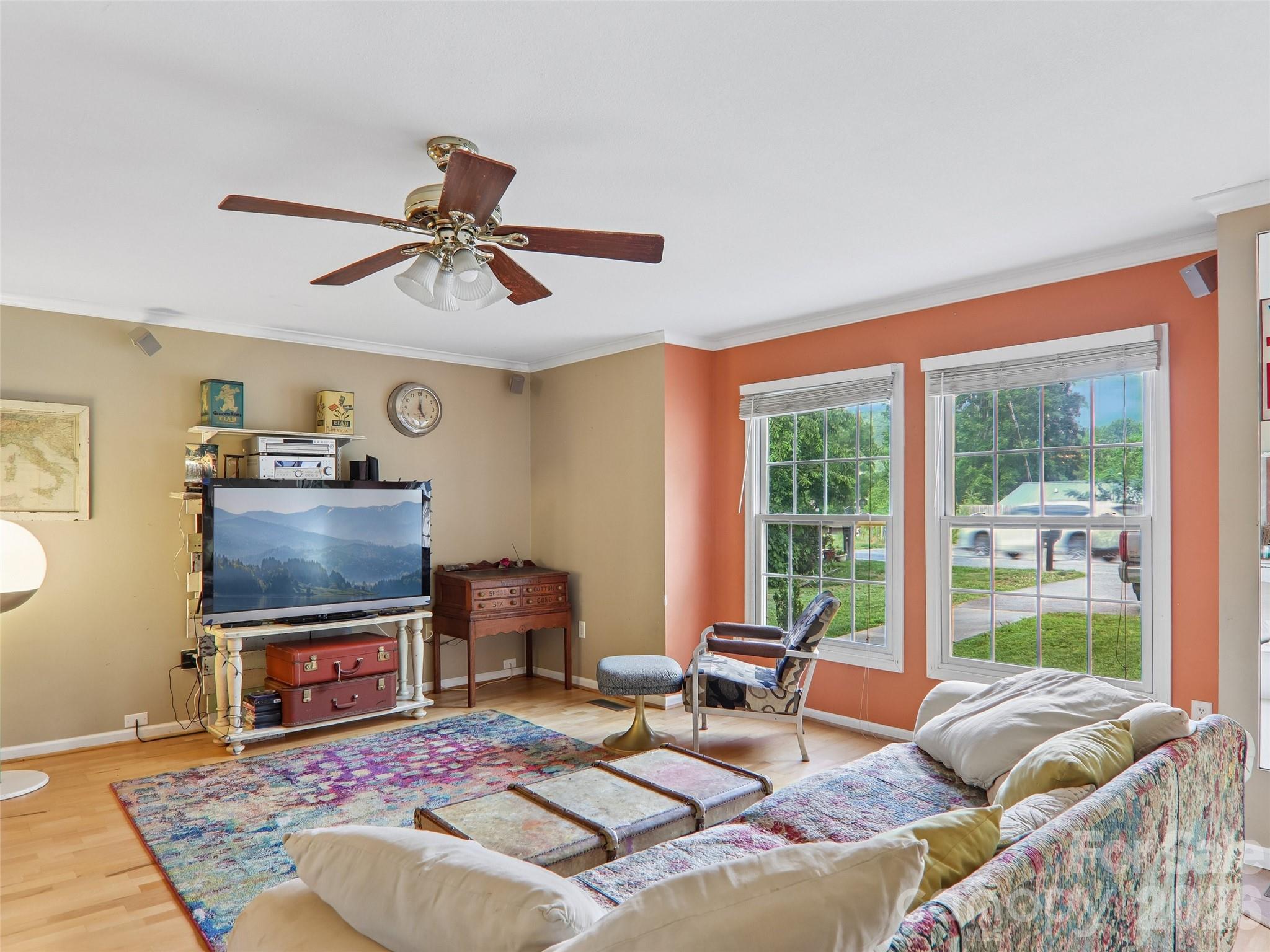 Townhouse at 34 Union Chapel Road, Weaverville, photo 4 of 37