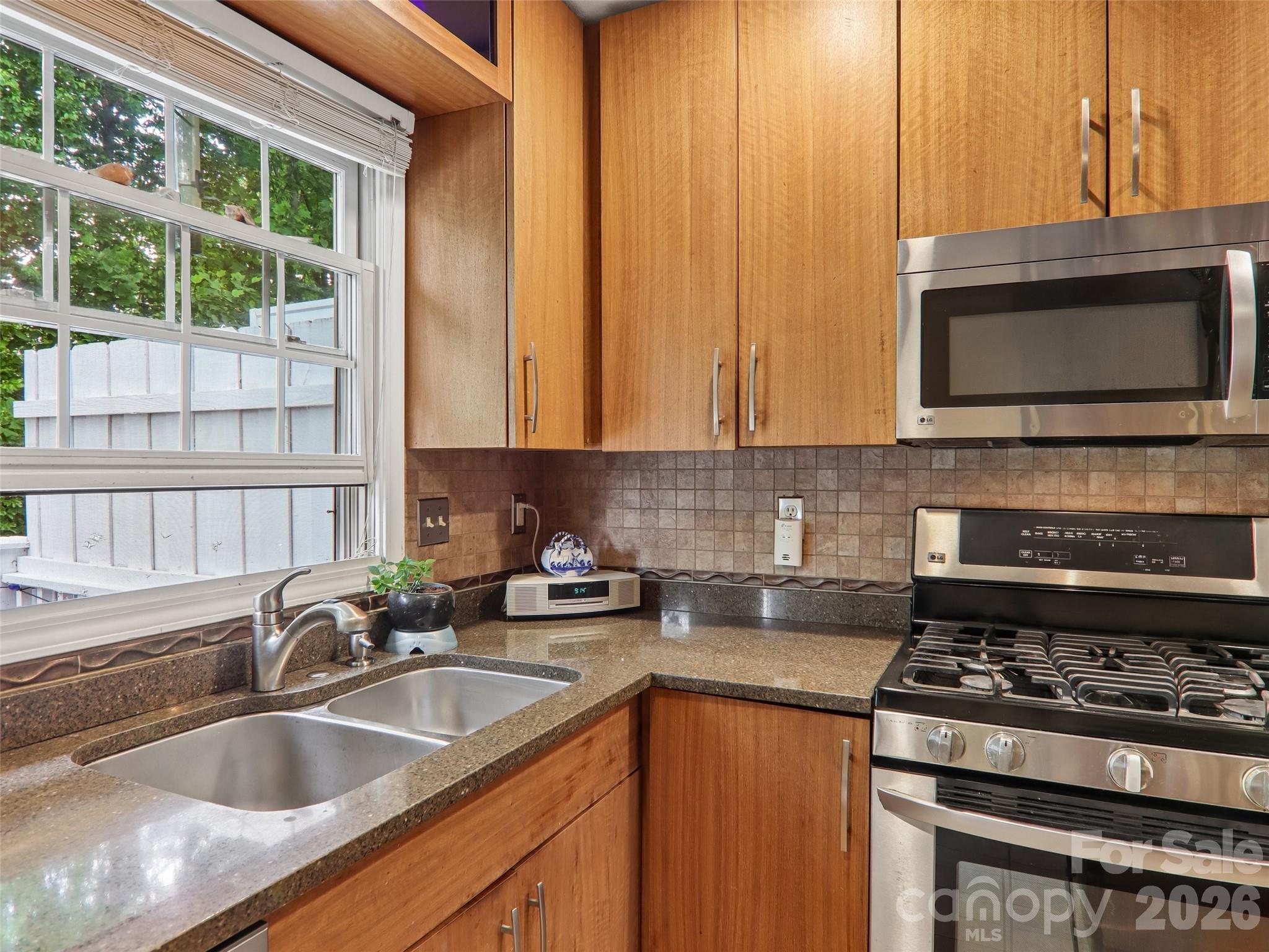 Townhouse at 34 Union Chapel Road, Weaverville, photo 16 of 37