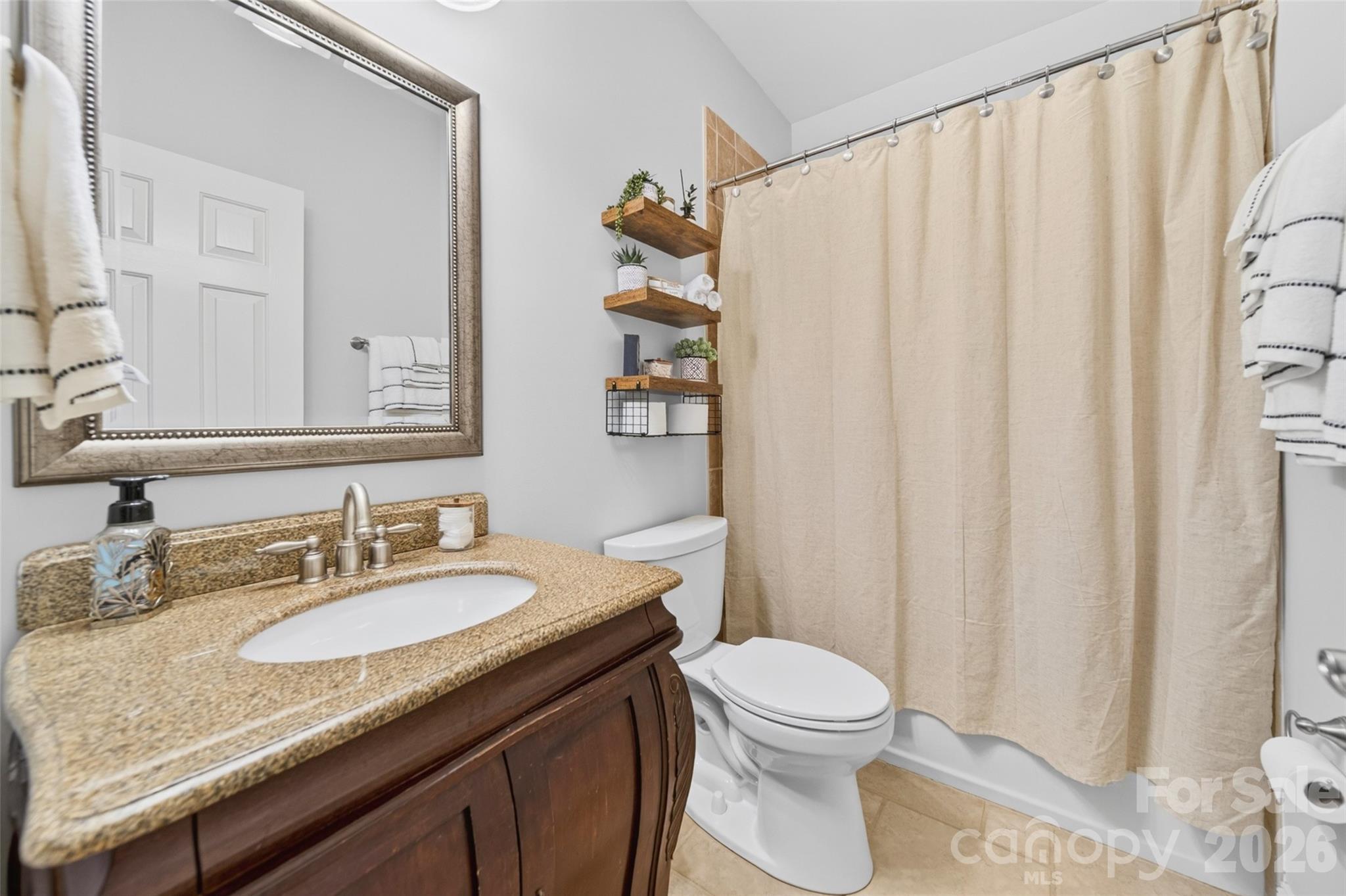 Main Level Full Bathroom - 3507 Savannah Way, Monroe