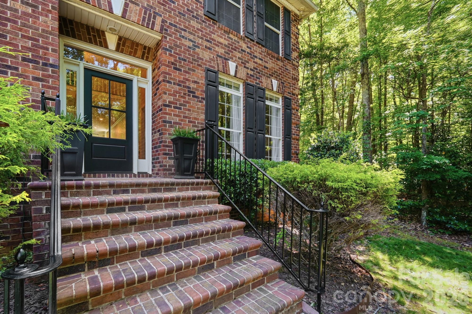 Single Family Residence at 11915 Austin Court, Mint Hill, photo 3 of 49