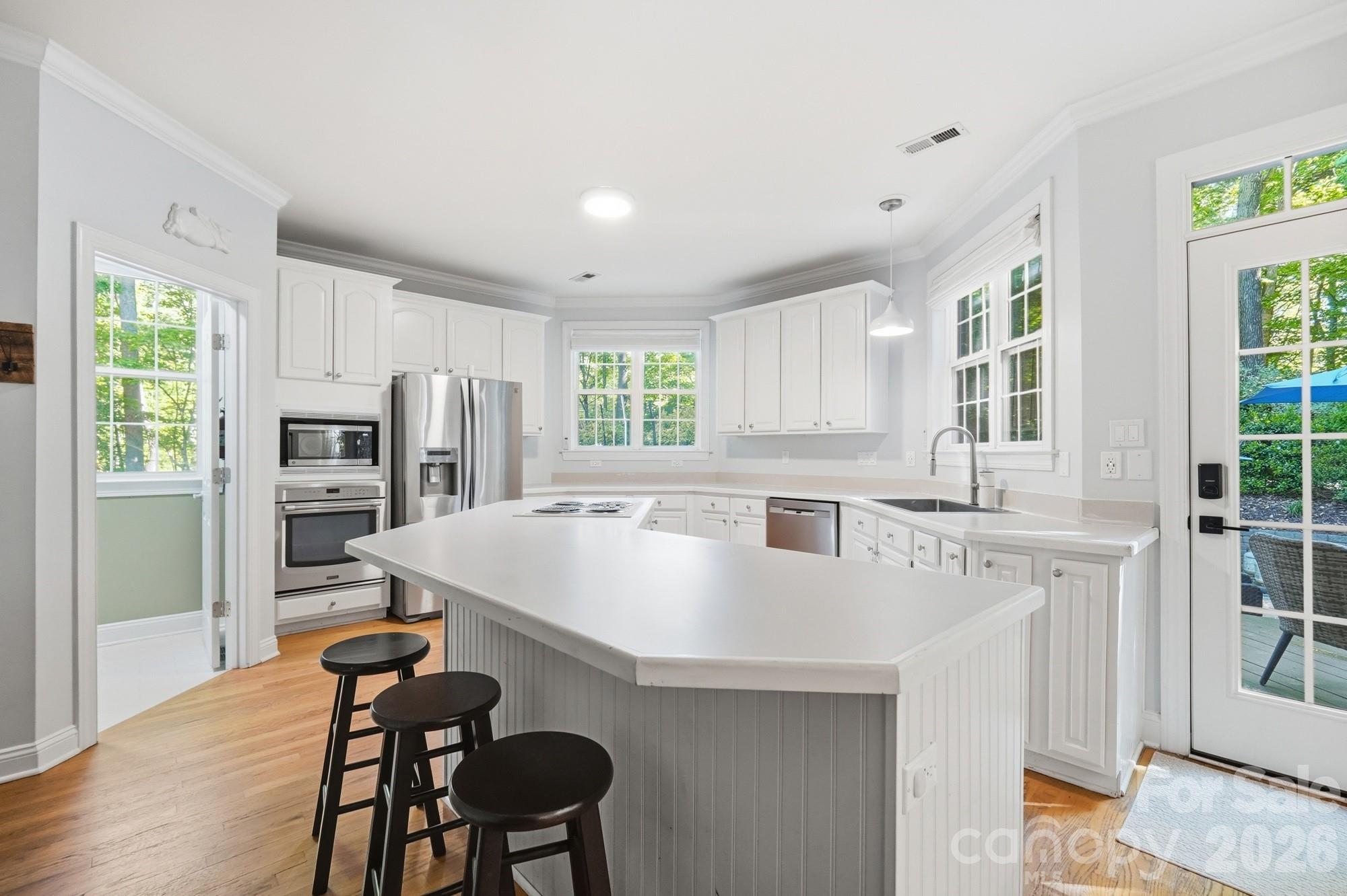 Single Family Residence at 11915 Austin Court, Mint Hill, photo 11 of 49