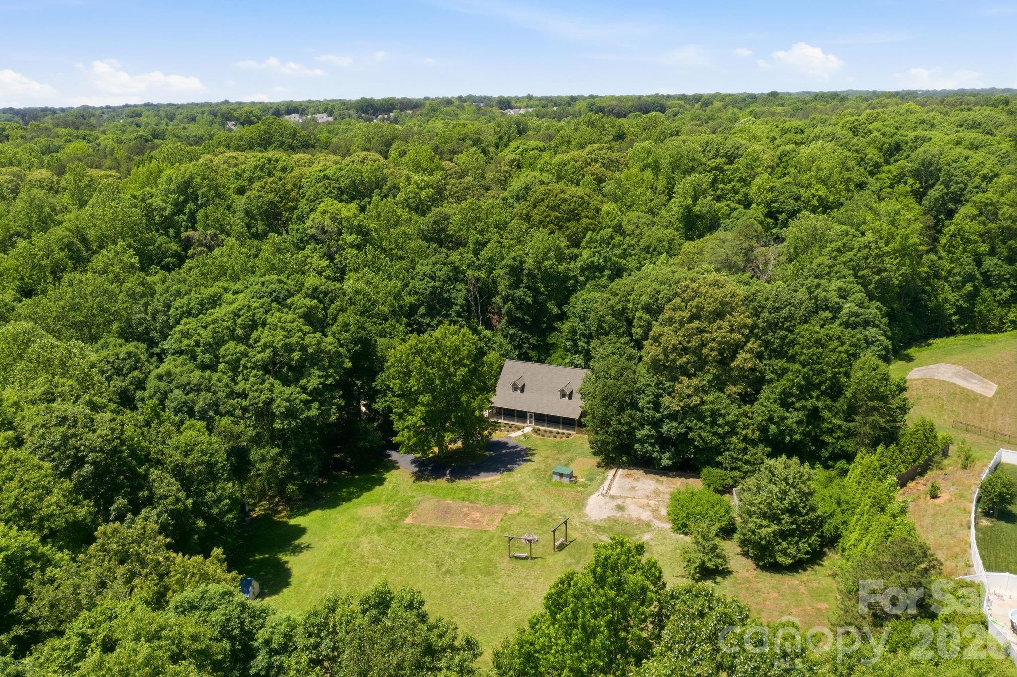 Gorgeous setting - 195 Azalea Road, Mooresville