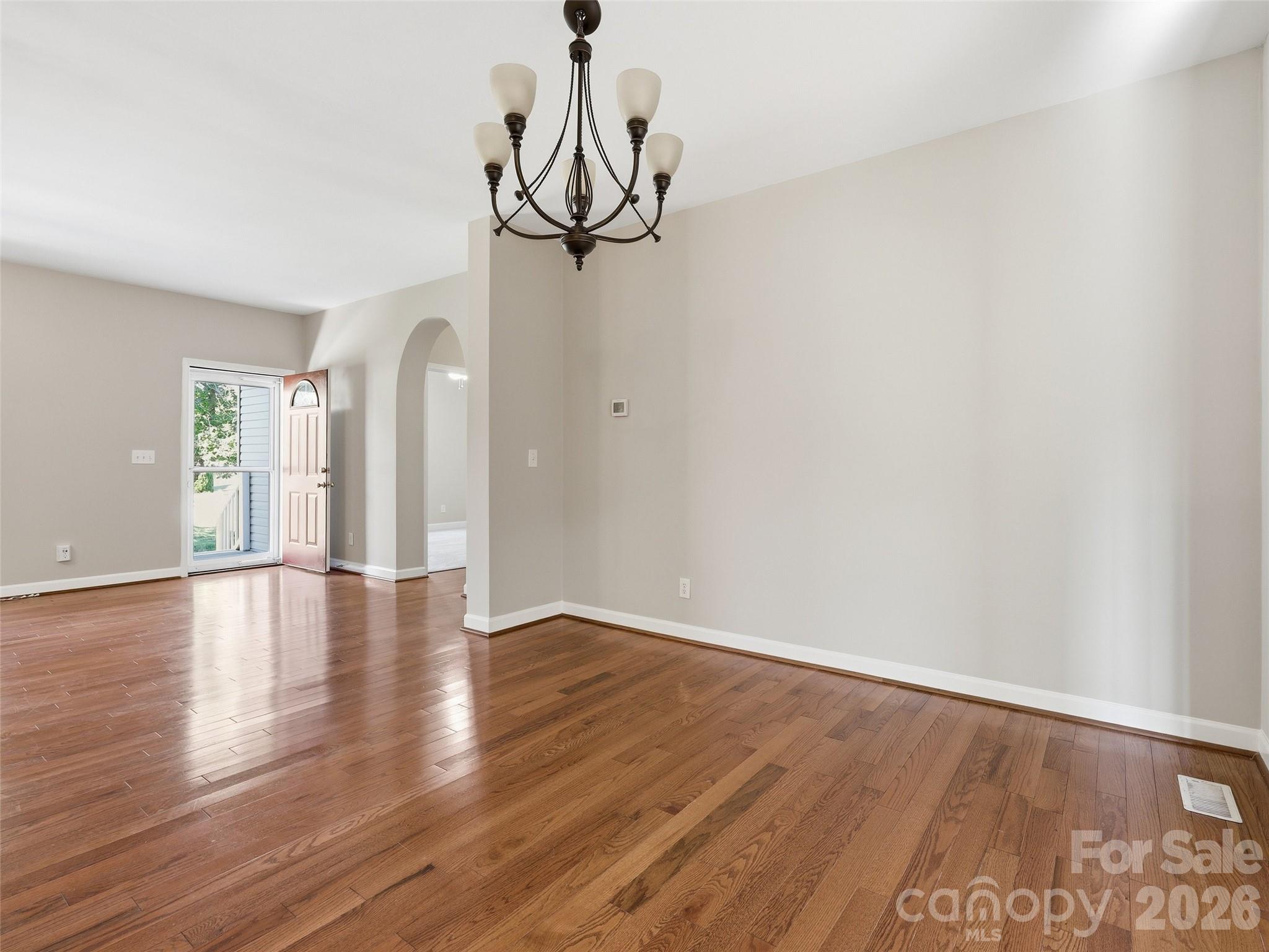 Single Family Residence at 209 Beechnut Drive, Hendersonville, photo 7 of 48