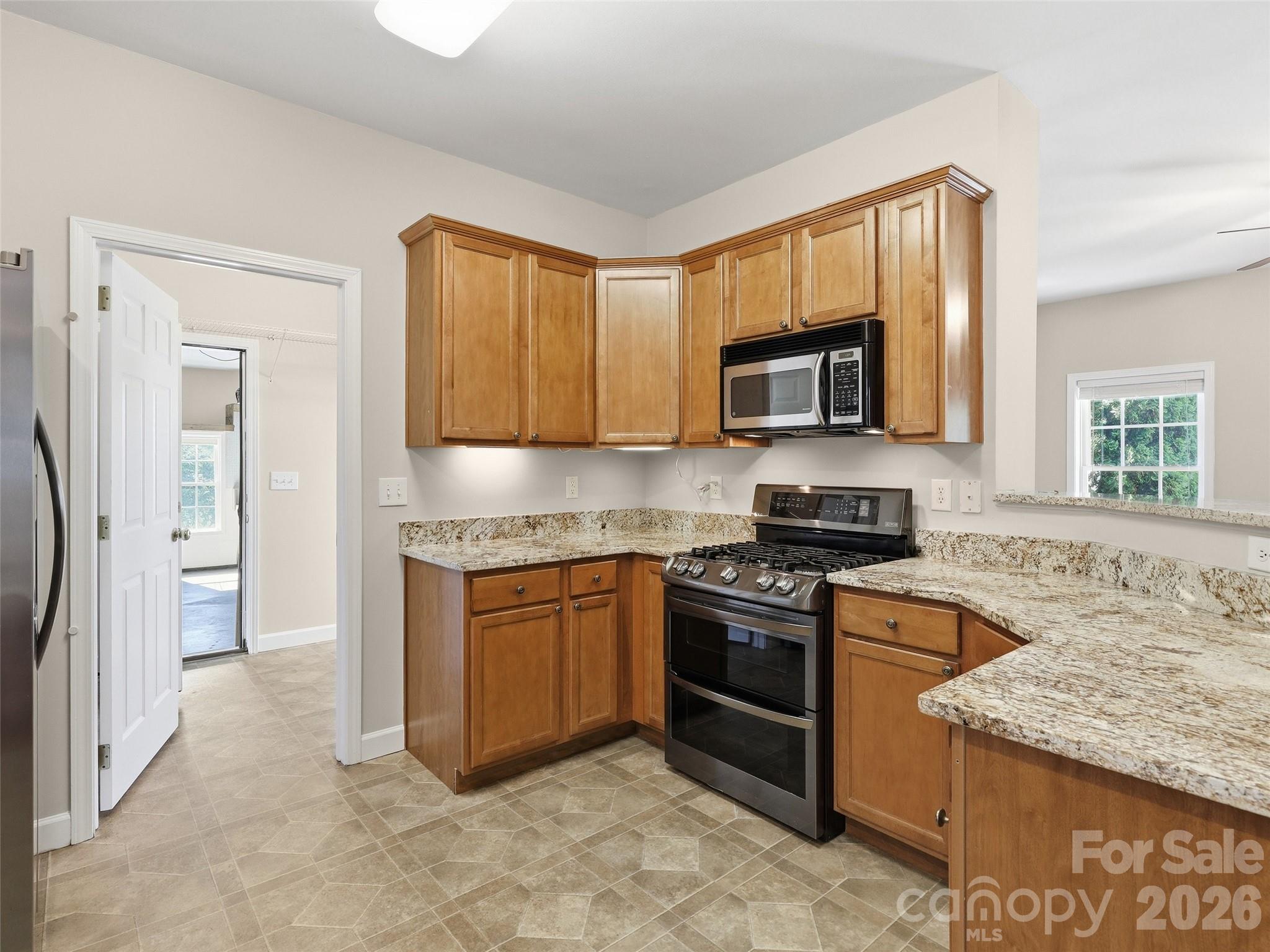 Single Family Residence at 209 Beechnut Drive, Hendersonville, photo 11 of 48