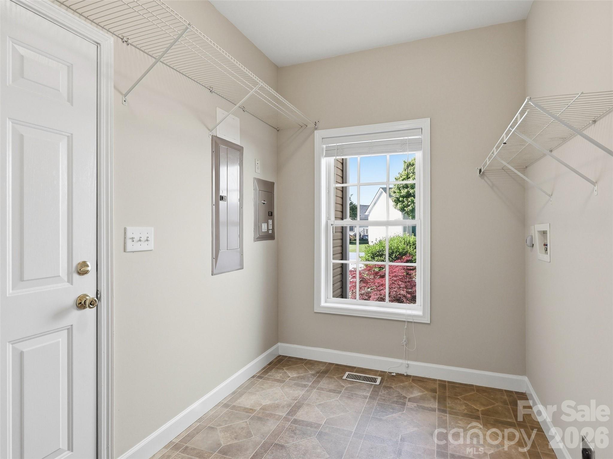 Single Family Residence at 209 Beechnut Drive, Hendersonville, photo 20 of 48