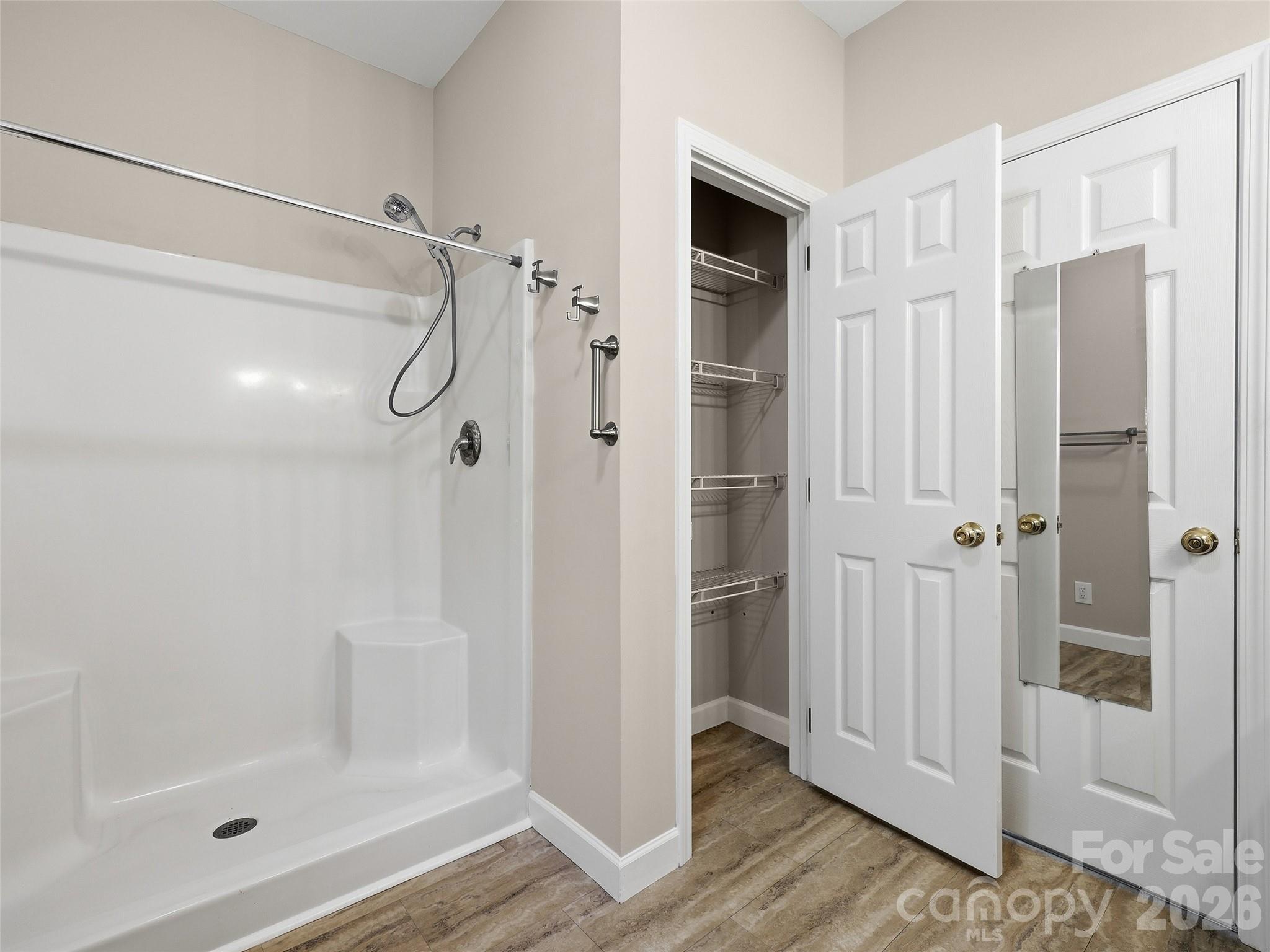 Single Family Residence at 209 Beechnut Drive, Hendersonville, photo 32 of 48