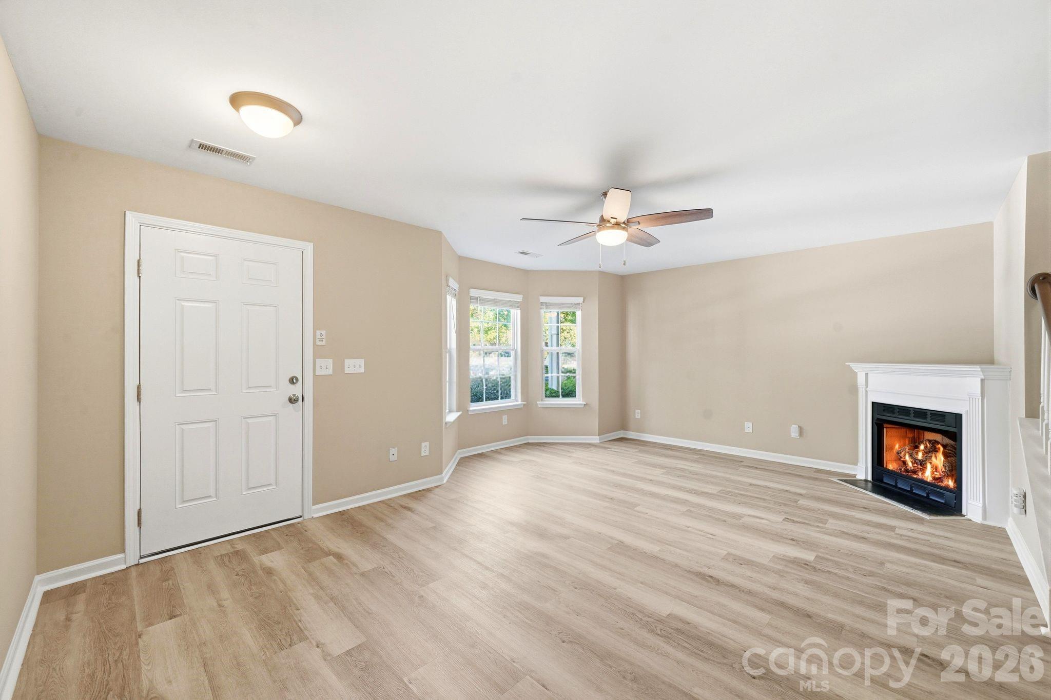 Townhouse at 687 Rock Lake Glen, Fort Mill, photo 13 of 37