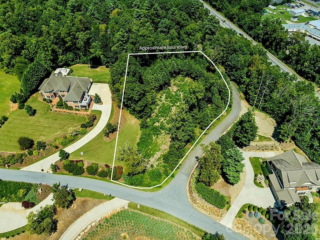 Lot at 8 English Hills Drive, Asheville, photo 3 of 25