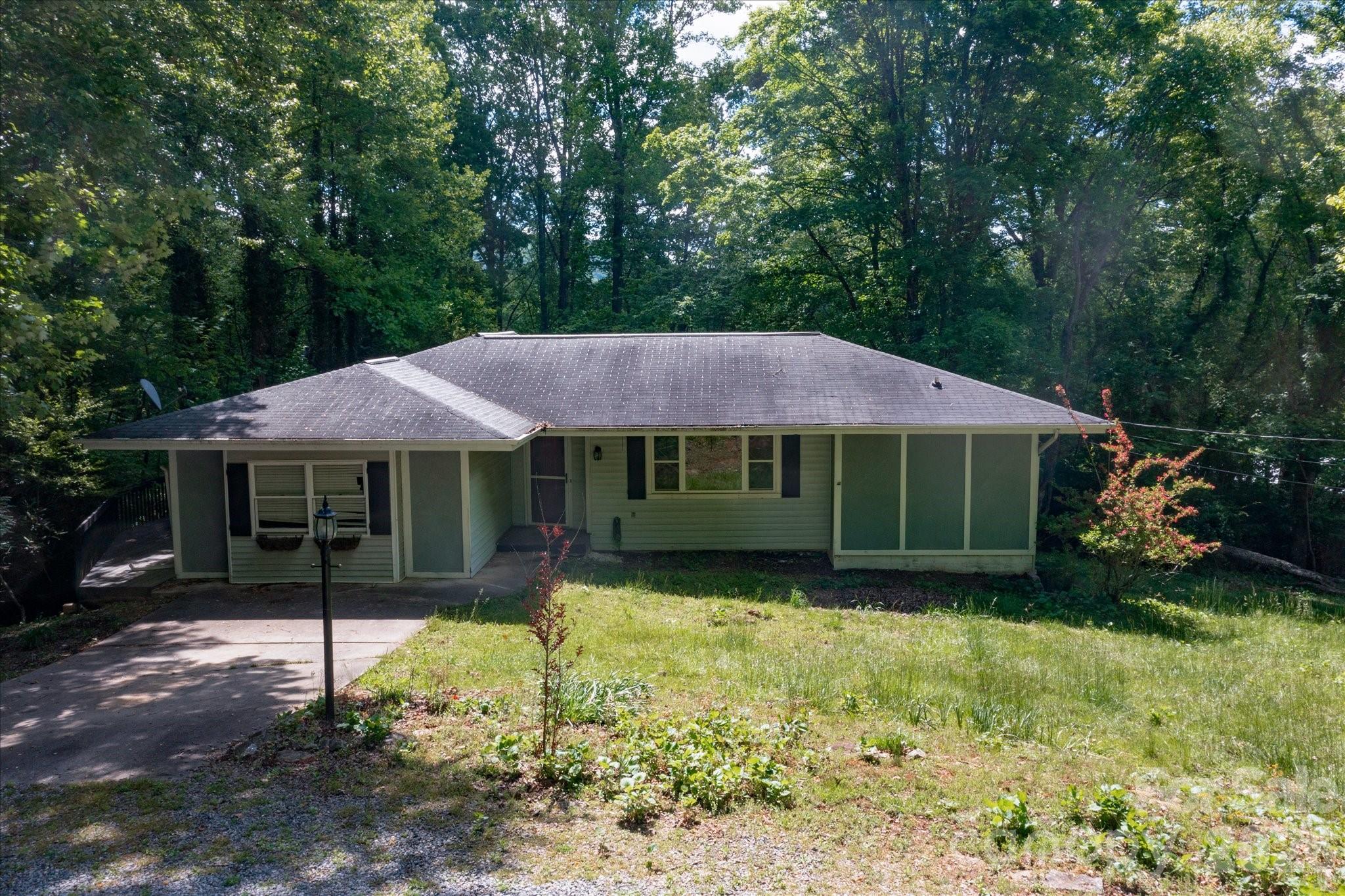 Single Family Residence at 147 Barberry Heights Drive, Brevard, photo 2 of 35