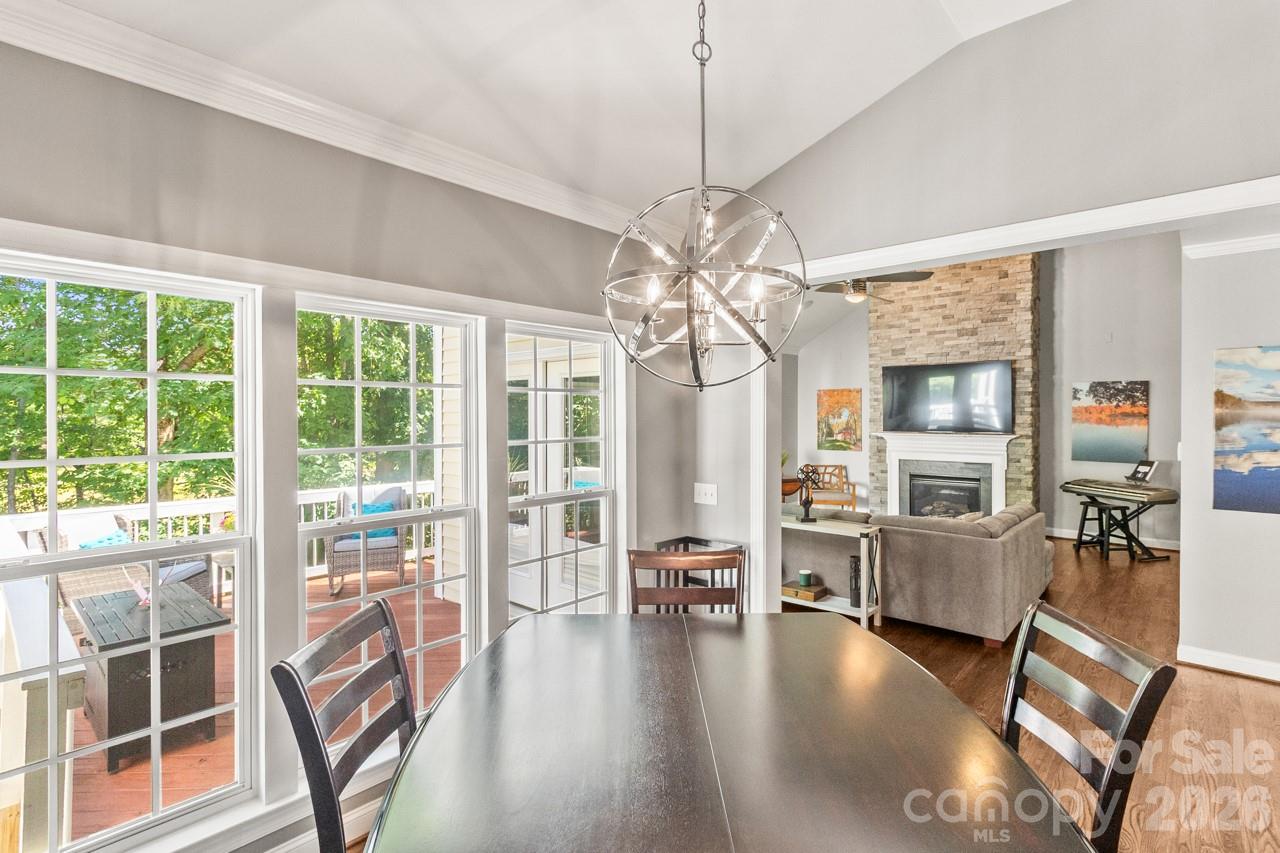 Townhouse at 14509 Greenpoint Lane, Huntersville, photo 2 of 41