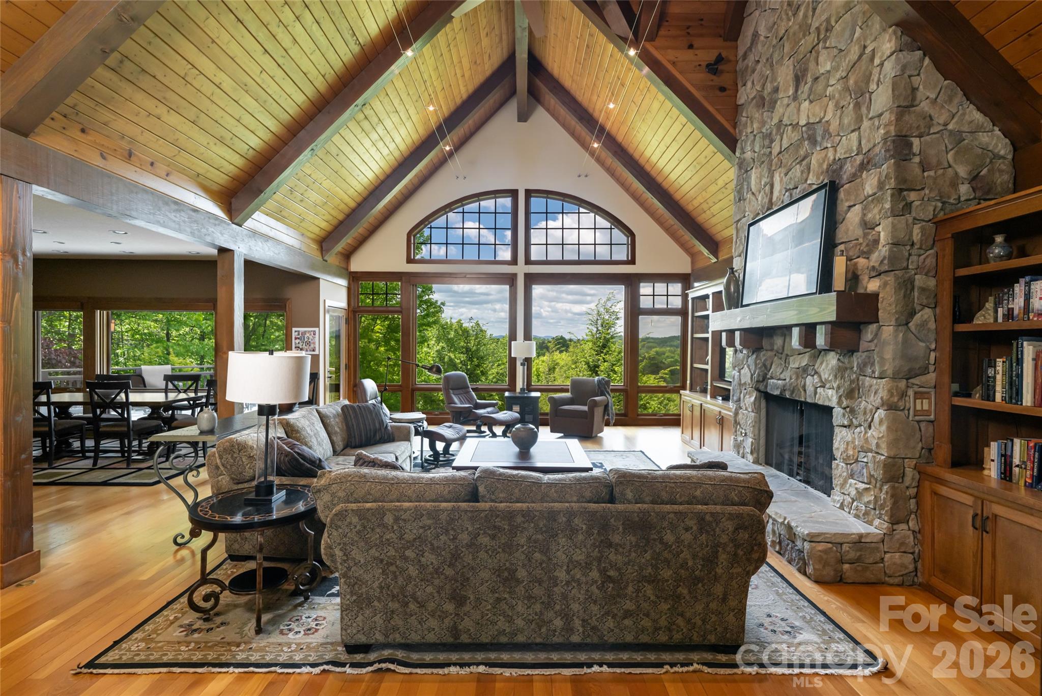 Single Family Residence at 211 Boulder Ridge Drive, Hendersonville, photo 2 of 47