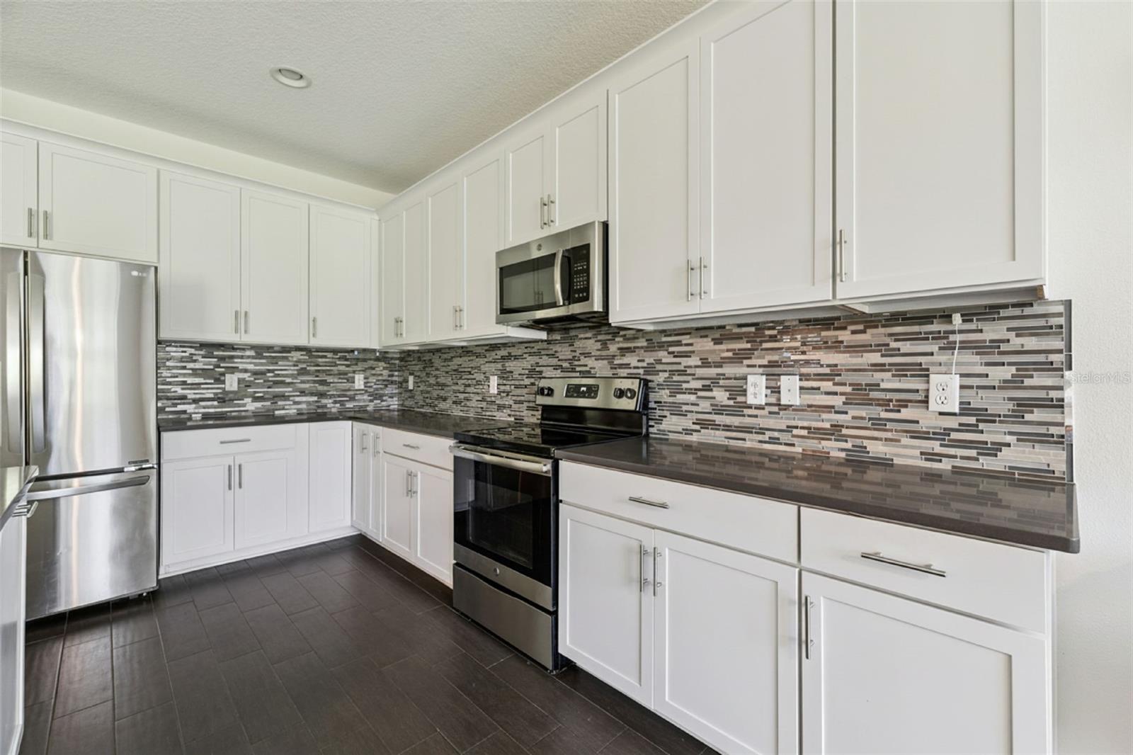 Single Family Residence at 1734 VIA LAGO DR, LAKELAND, photo 10 of 55