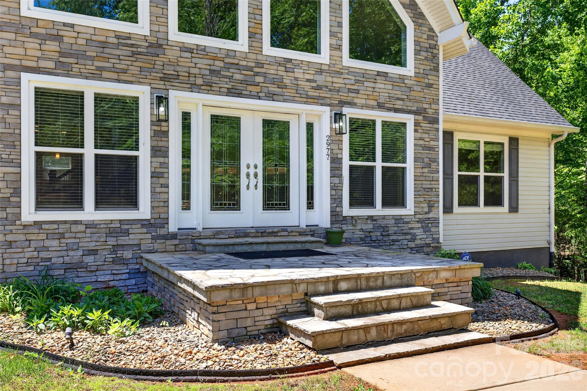 Double door front entry - 2977 Cabin Creek Drive, Catawba