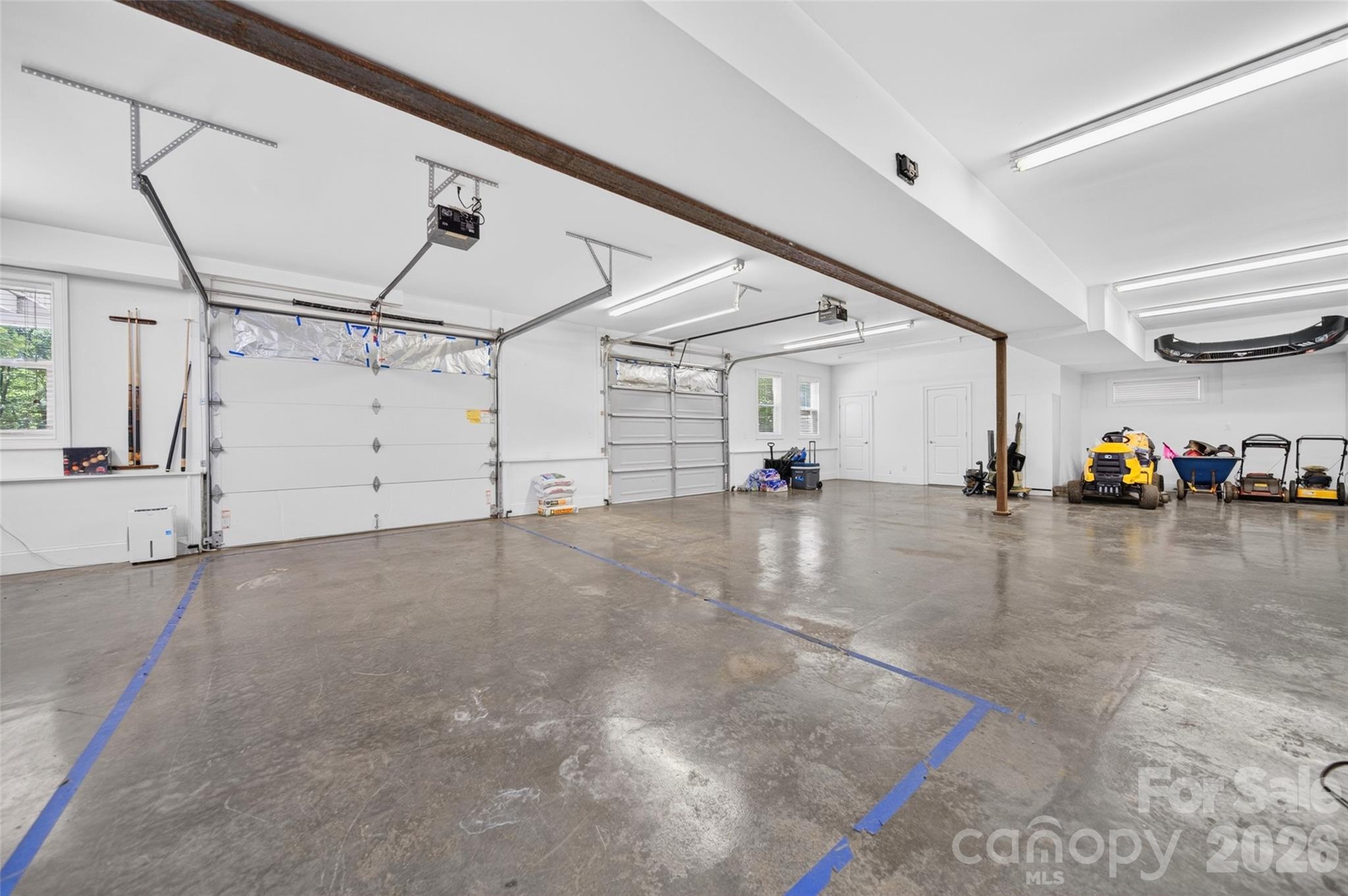 Calling all Garage Enthusiasts!! Just WOW! - 2977 Cabin Creek Drive, Catawba