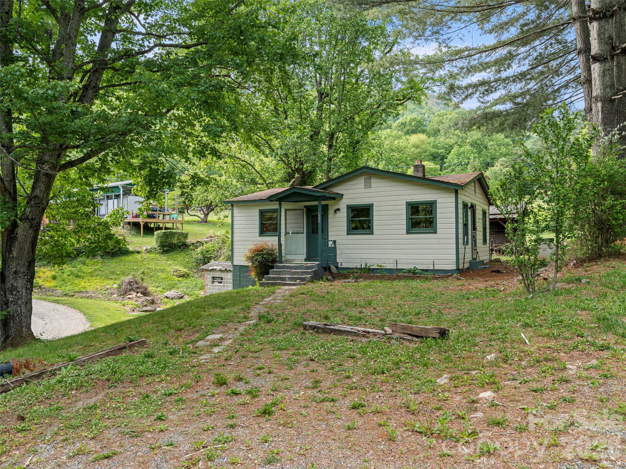 Single Family Residence at 1669 Fisher Creek Road, Sylva, photo 20 of 25
