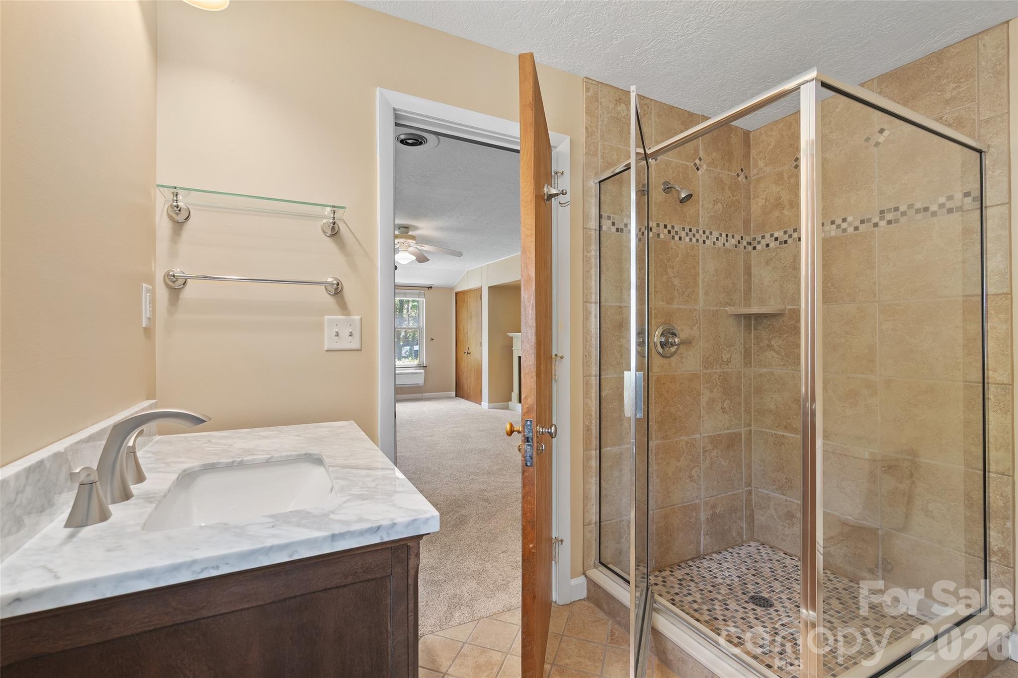 Suite 3 bath - 142 Country Club Drive, Waynesville