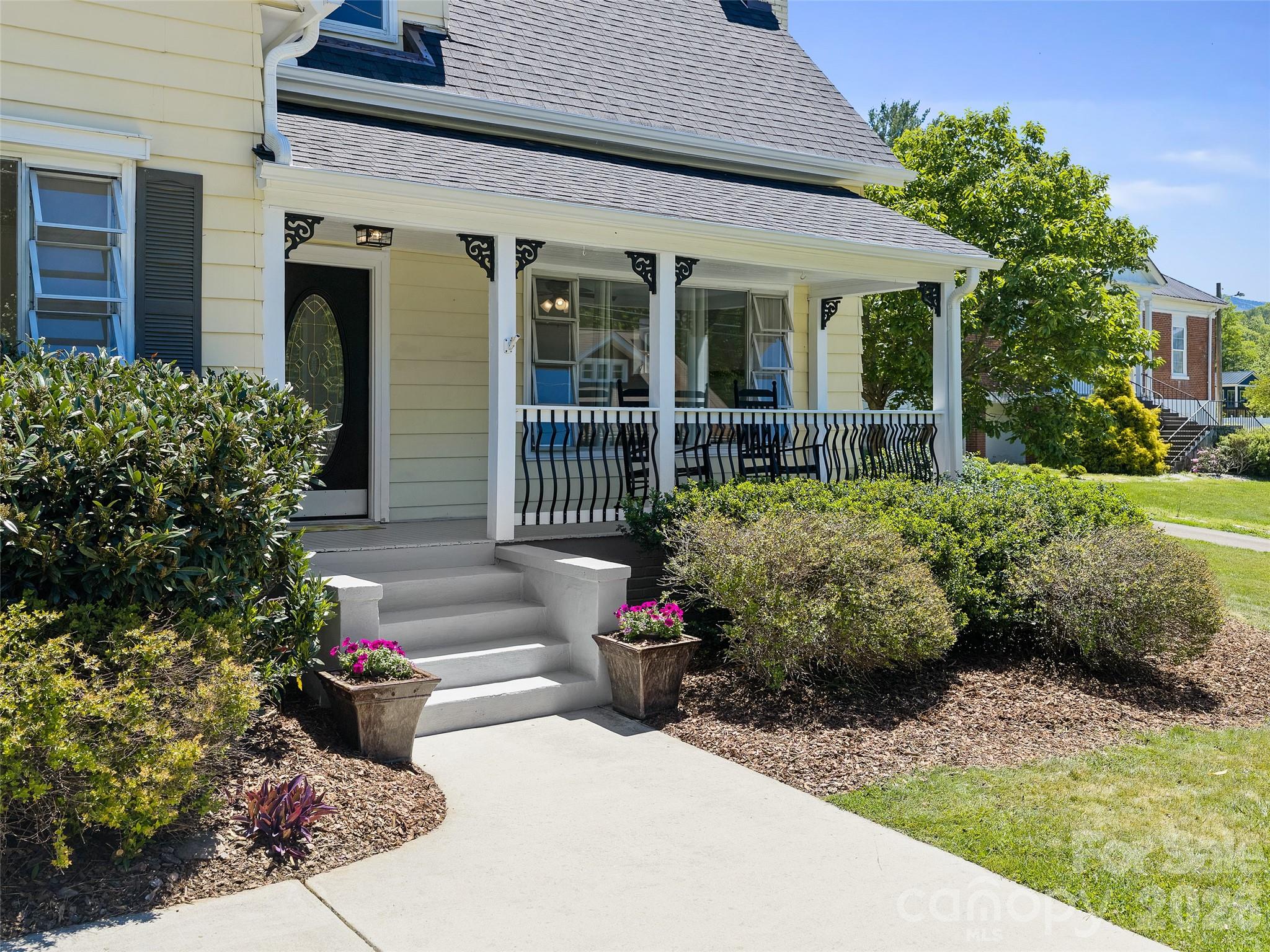 Single Family Residence at 118 Robertson Street, Burnsville, photo 2 of 48