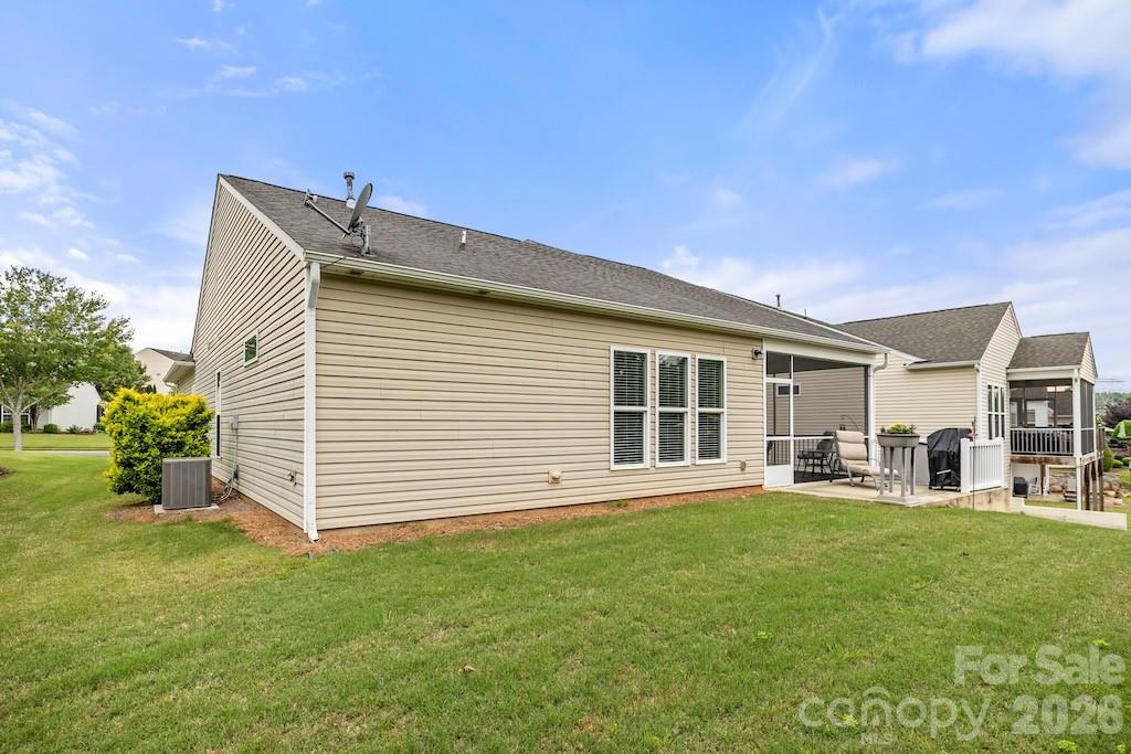 Single Family Residence at 7020 Kitty Hawk Lane, Fort Mill, photo 27 of 42