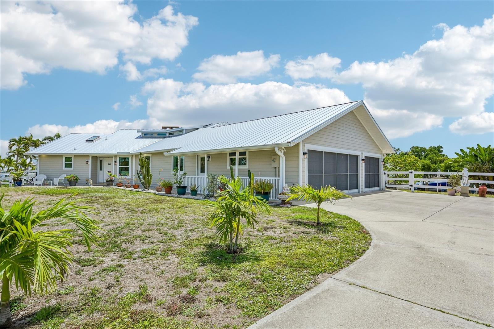 Single Family Residence at 3072 MAUCK TER, PORT CHARLOTTE, photo 3 of 63