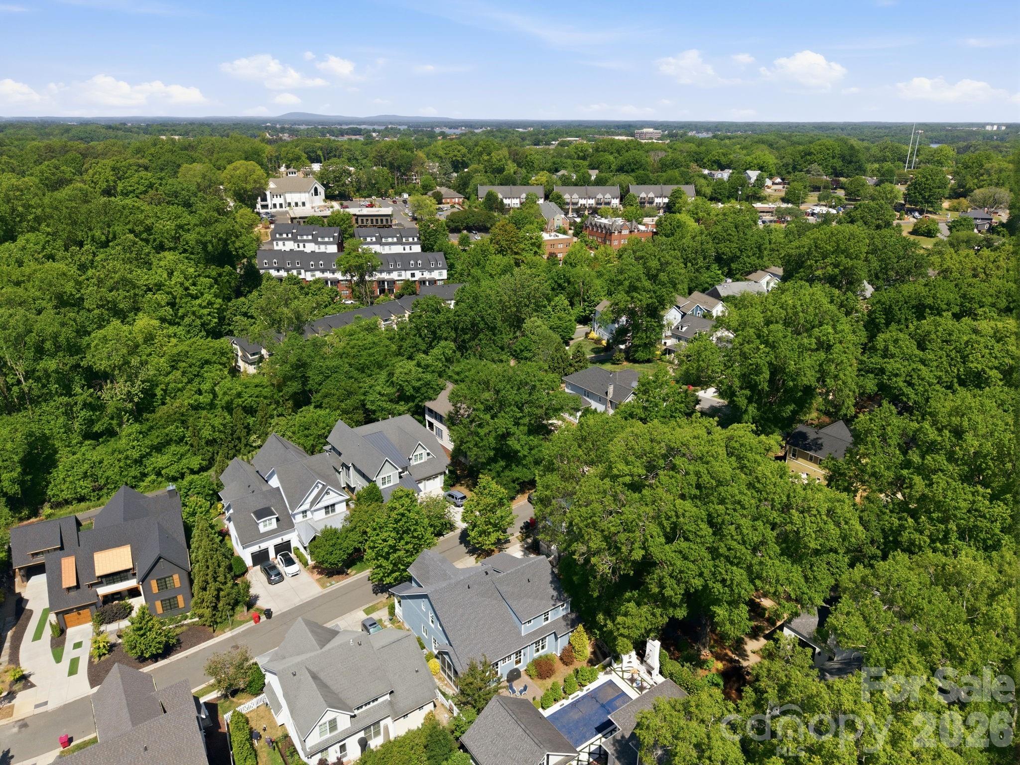 Just a couple blocks to Downtown Davidson - 625 James Alexander Way, Davidson