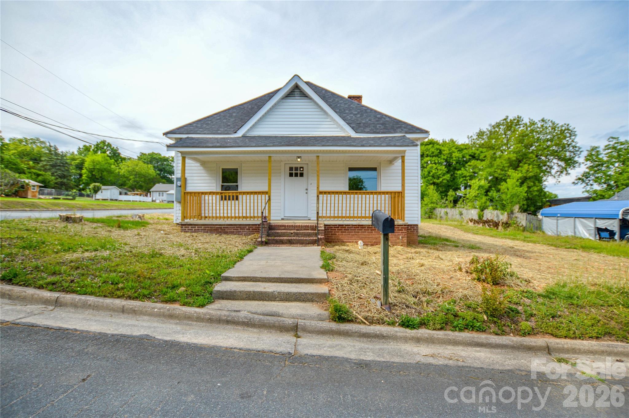 730 W Oakwood Avenue