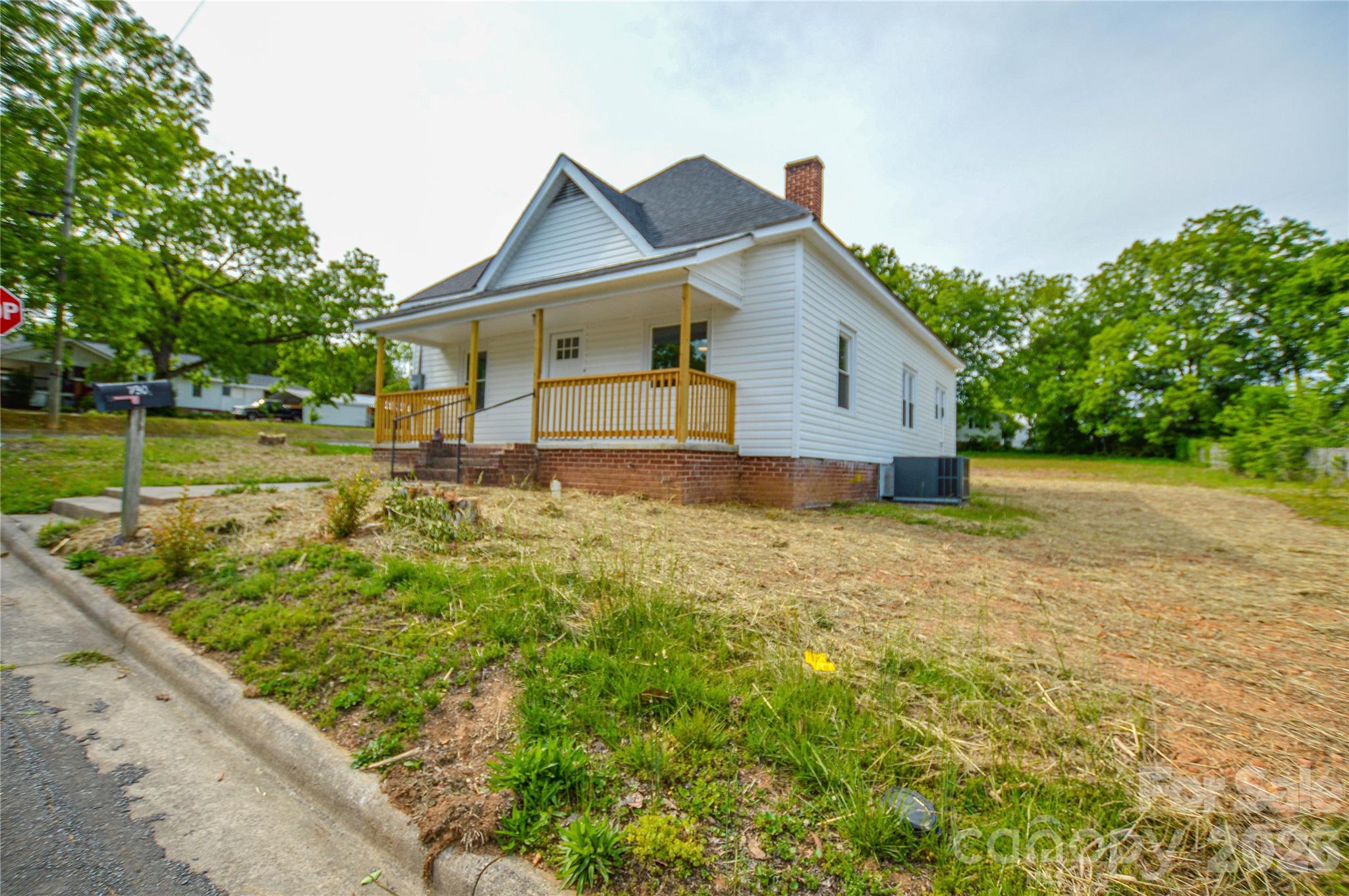 Single Family Residence at 730 W Oakwood Avenue, Albemarle, photo 3 of 26