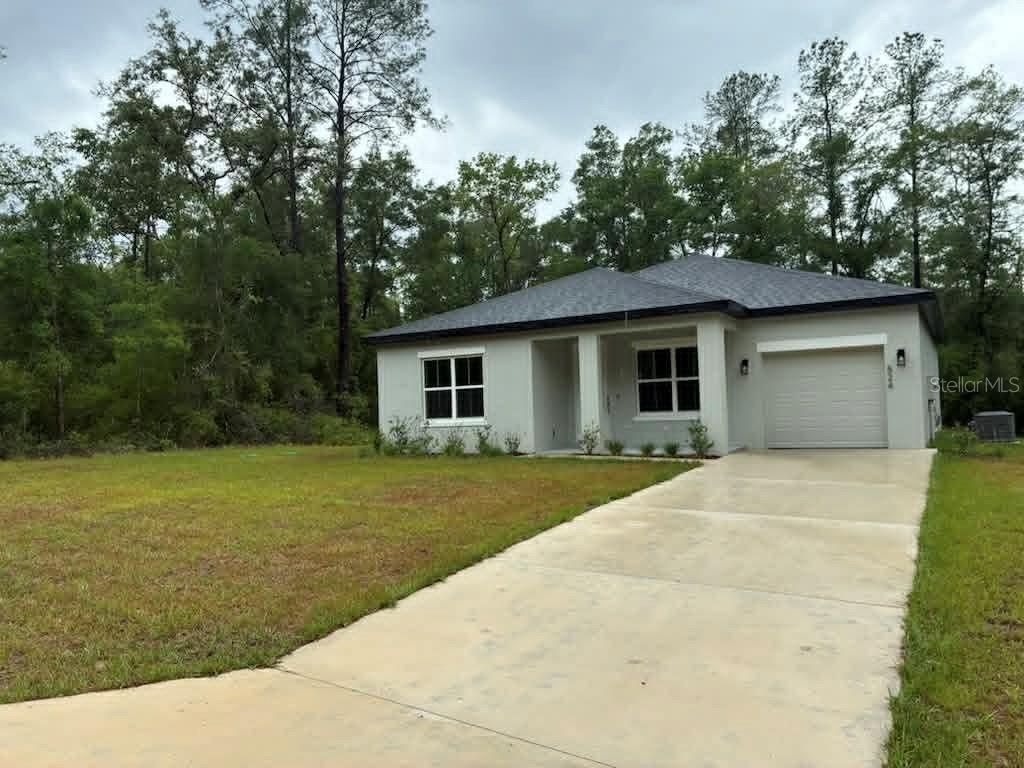 Single Family Residence at 524 E AVONDALE DR, DUNNELLON, photo 2 of 42