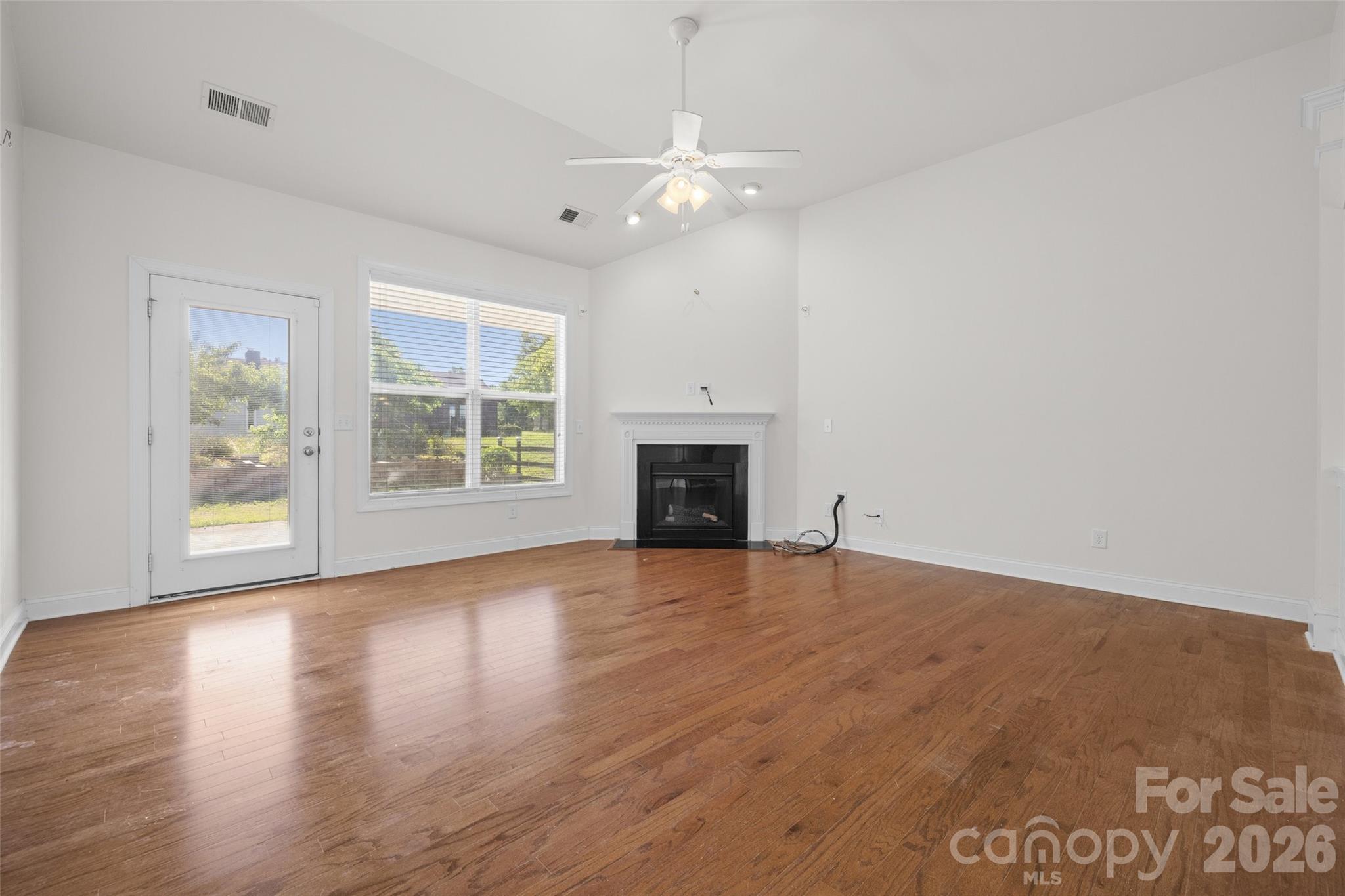 Single Family Residence at 578 Daventry Court, Clover, photo 11 of 27