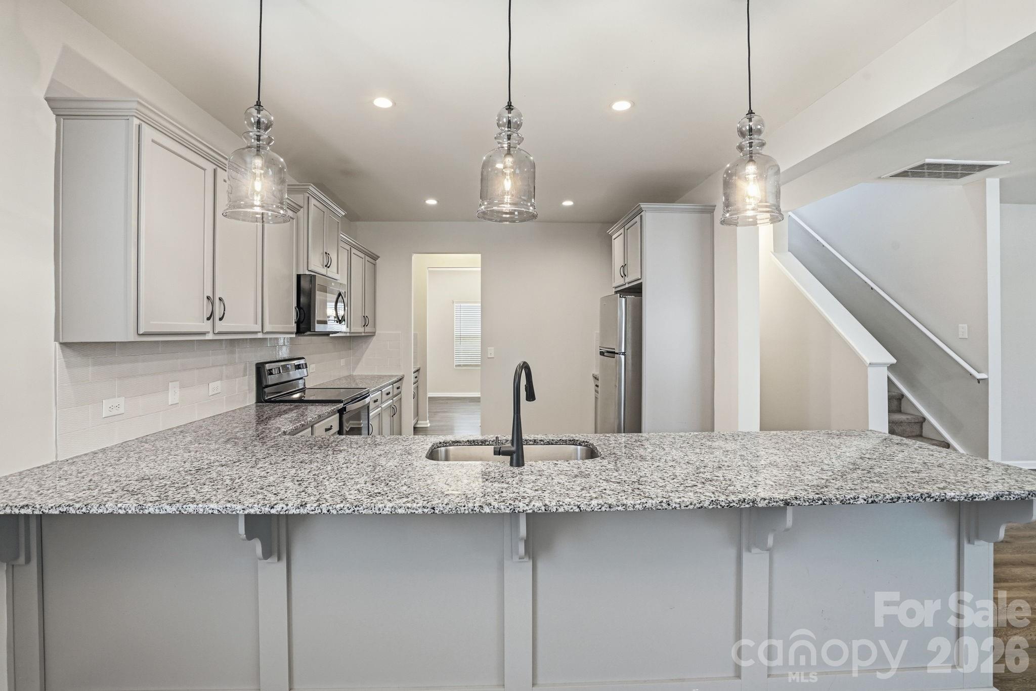 Single Family Residence at 1006 Brooksland Place, Waxhaw, photo 10 of 34