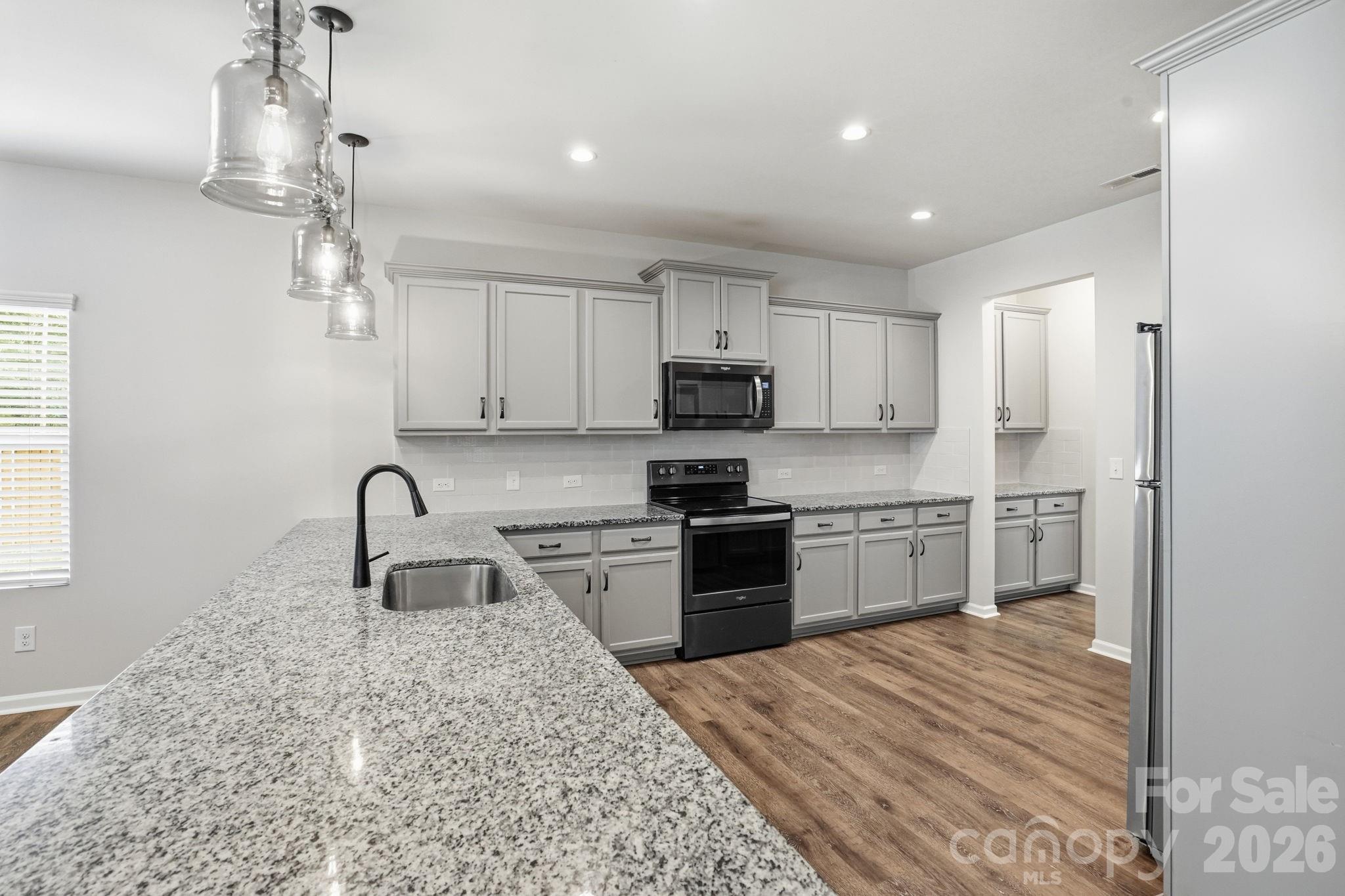 Single Family Residence at 1006 Brooksland Place, Waxhaw, photo 11 of 34