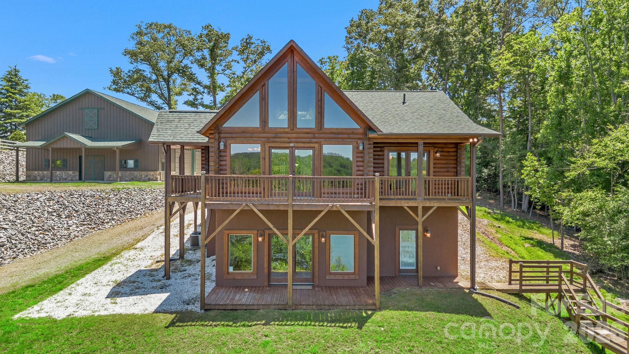 Single Family Residence at 318 Heron Point Drive, Wilkesboro, photo 5 of 44