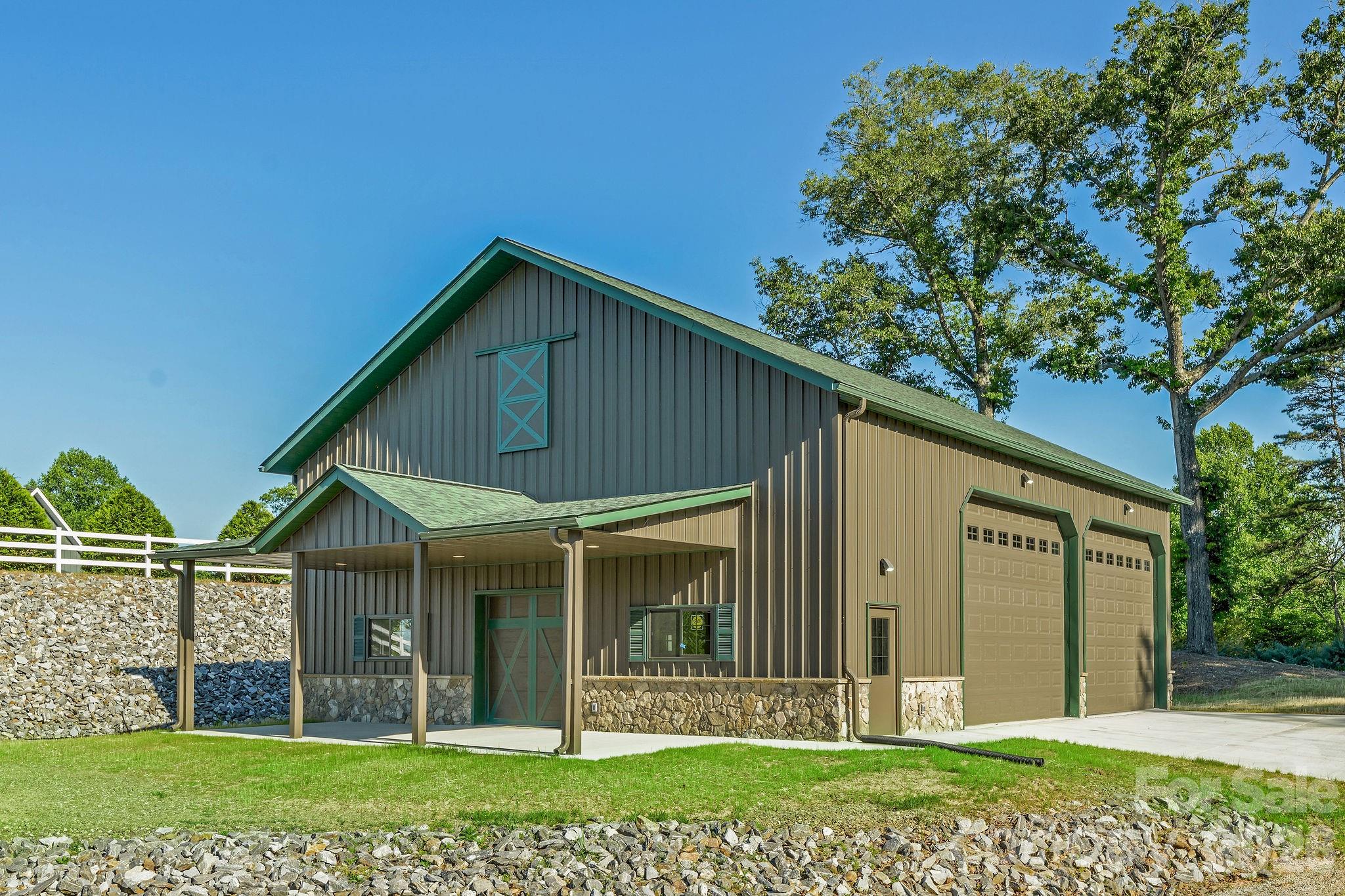 Single Family Residence at 318 Heron Point Drive, Wilkesboro, photo 33 of 44