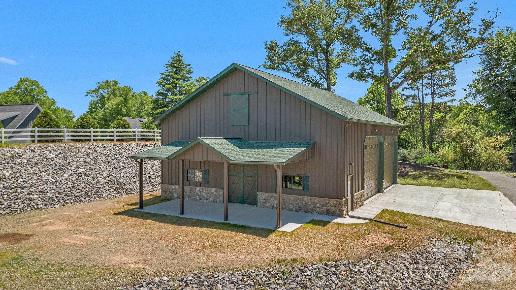 Single Family Residence at 318 Heron Point Drive, Wilkesboro, photo 34 of 44
