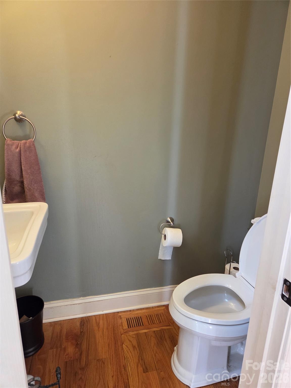 half bath on main floor - 5510 Land Harbour Drive, Granite Falls
