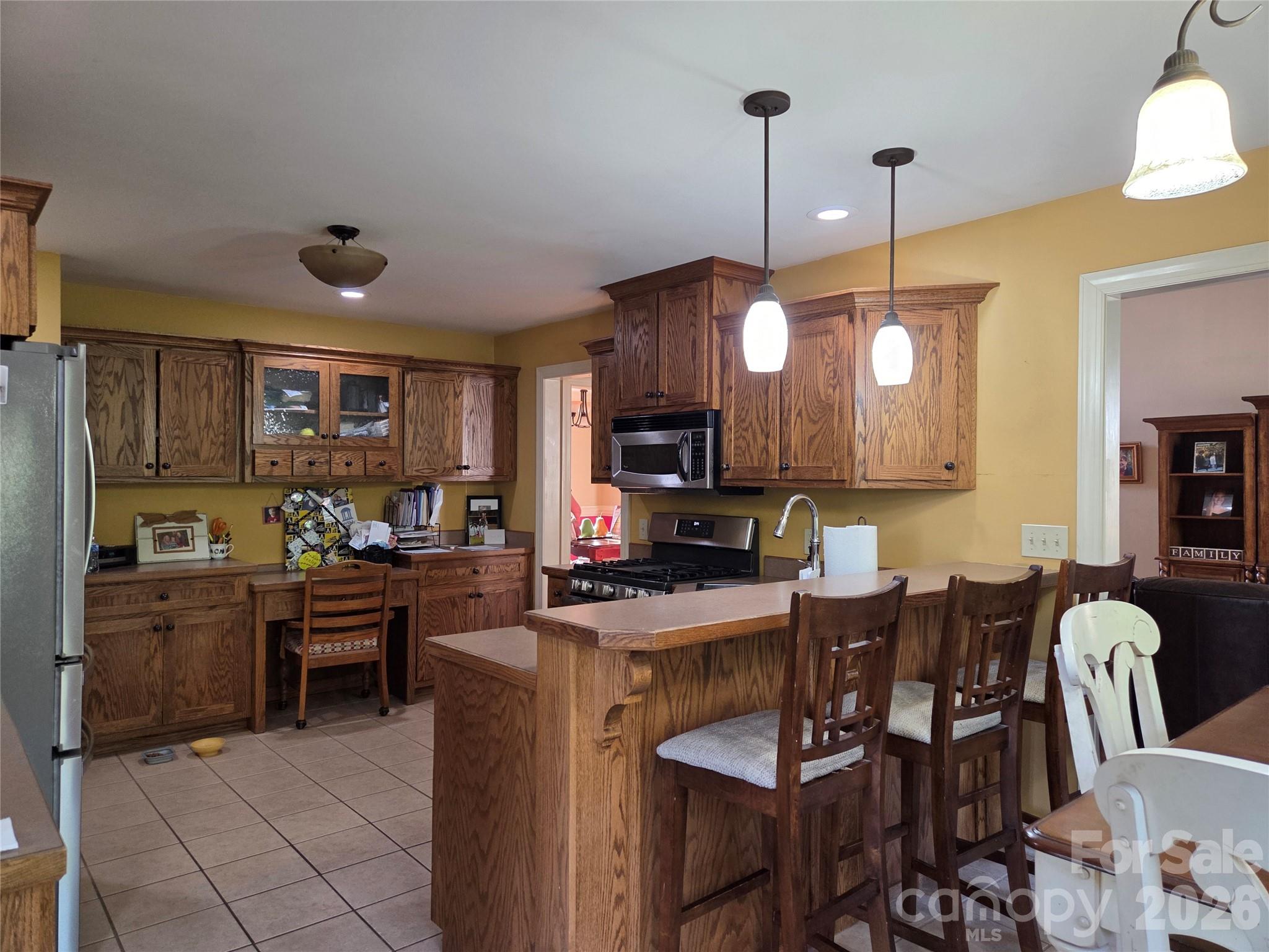 kitchen - 5510 Land Harbour Drive, Granite Falls