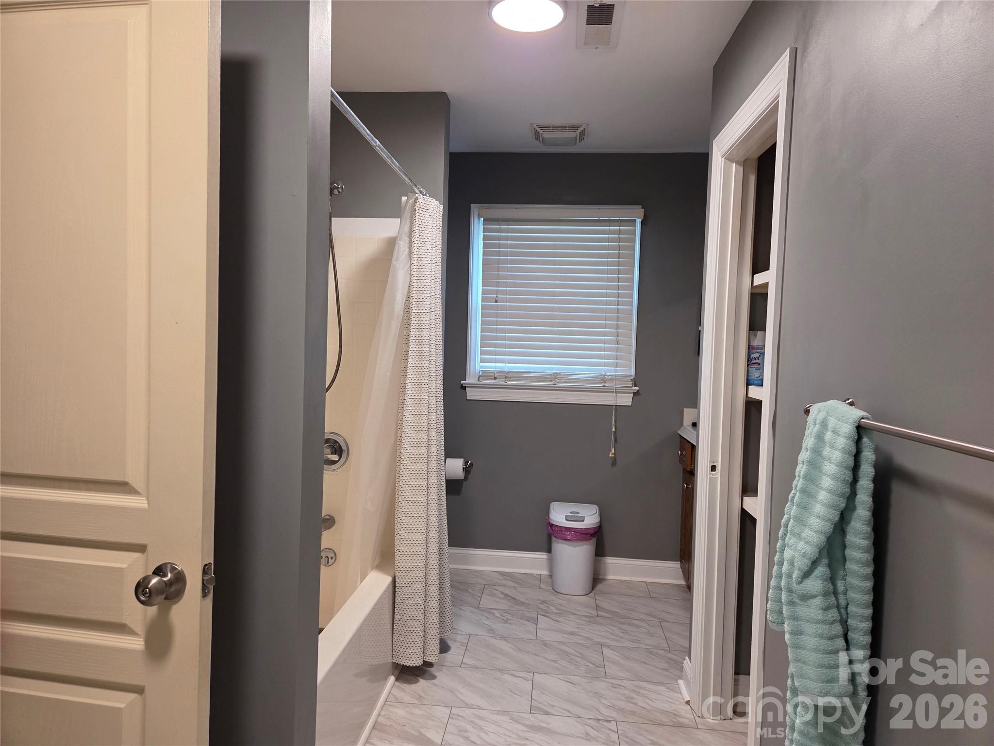 bethroom upstairs - 5510 Land Harbour Drive, Granite Falls