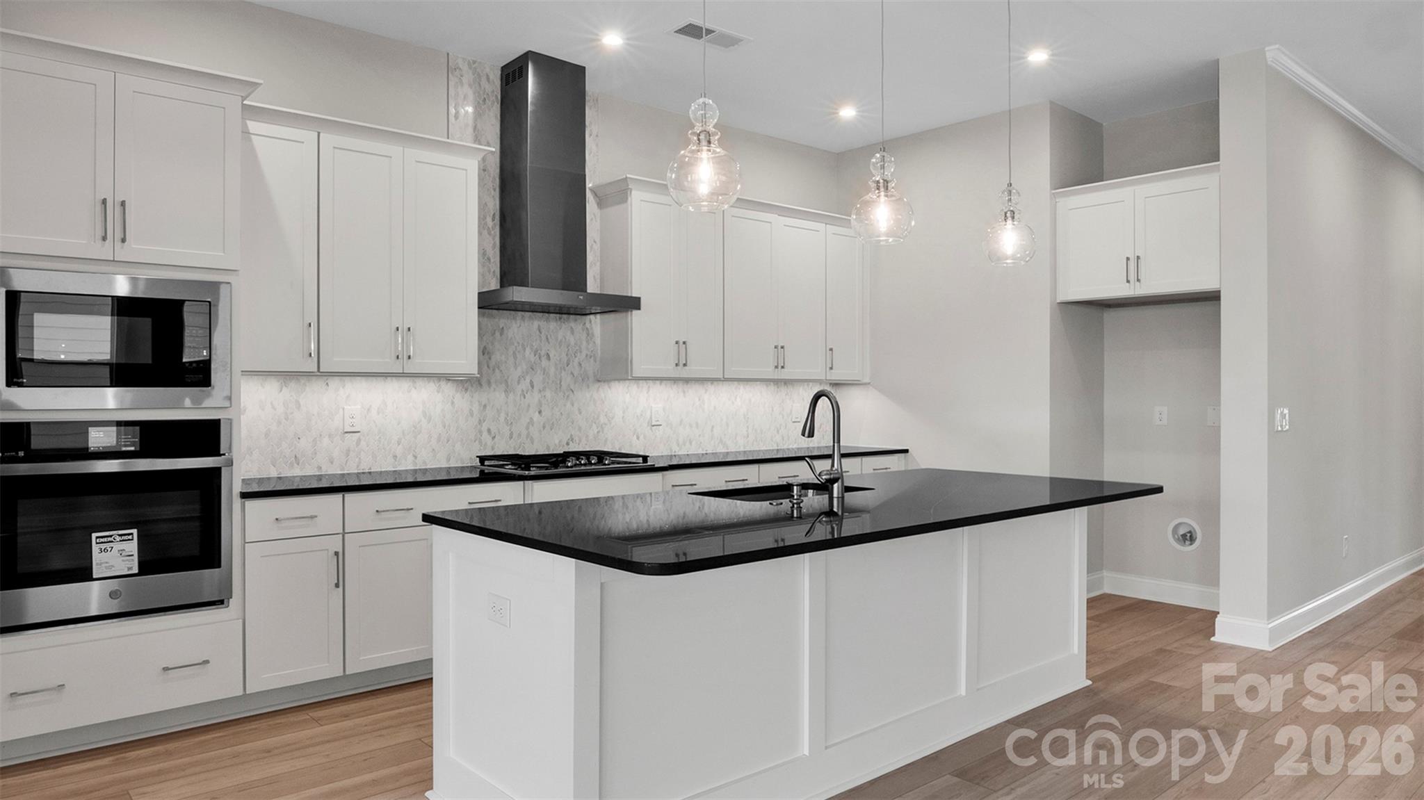 Kitchen Island - 3022 Brush Creek, Monroe
