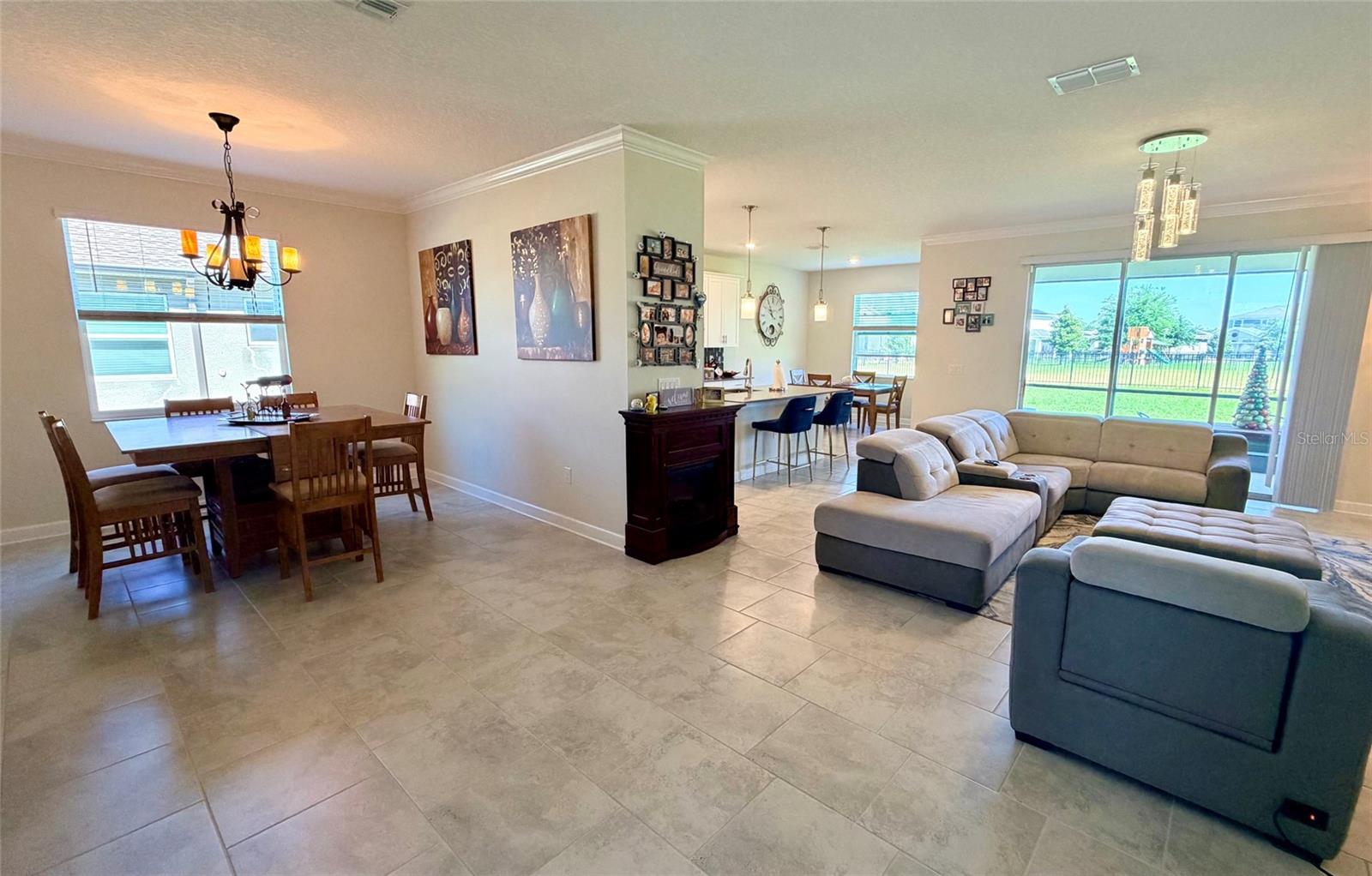 Single Family Residence at 2572 CAMDEN PARK CIR, DAVENPORT, photo 11 of 35