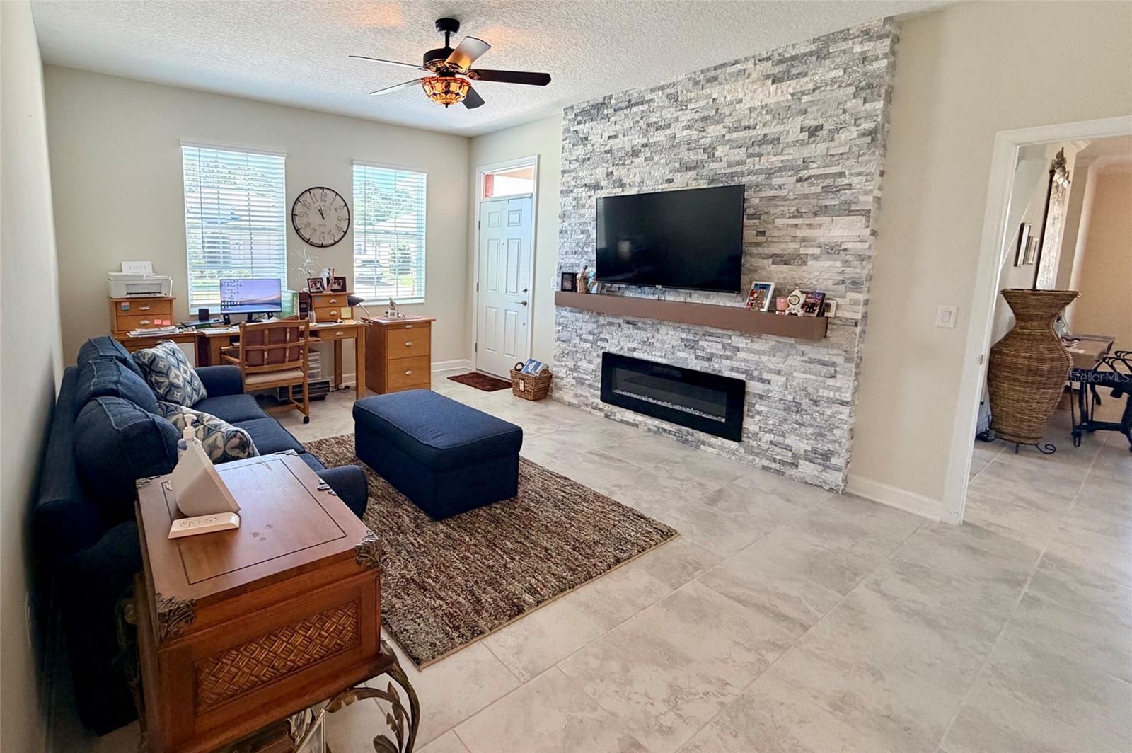 Next gen living room - 2572 CAMDEN PARK CIR, DAVENPORT