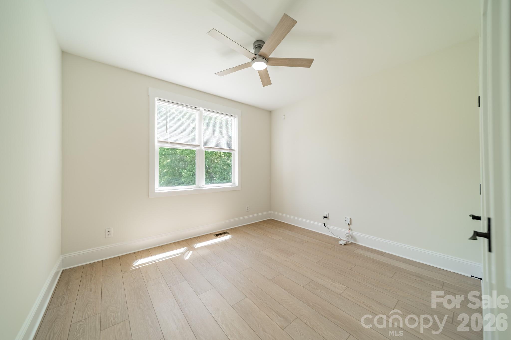 Single Family Residence at 188 Carolina Crossing Drive, York, photo 23 of 51