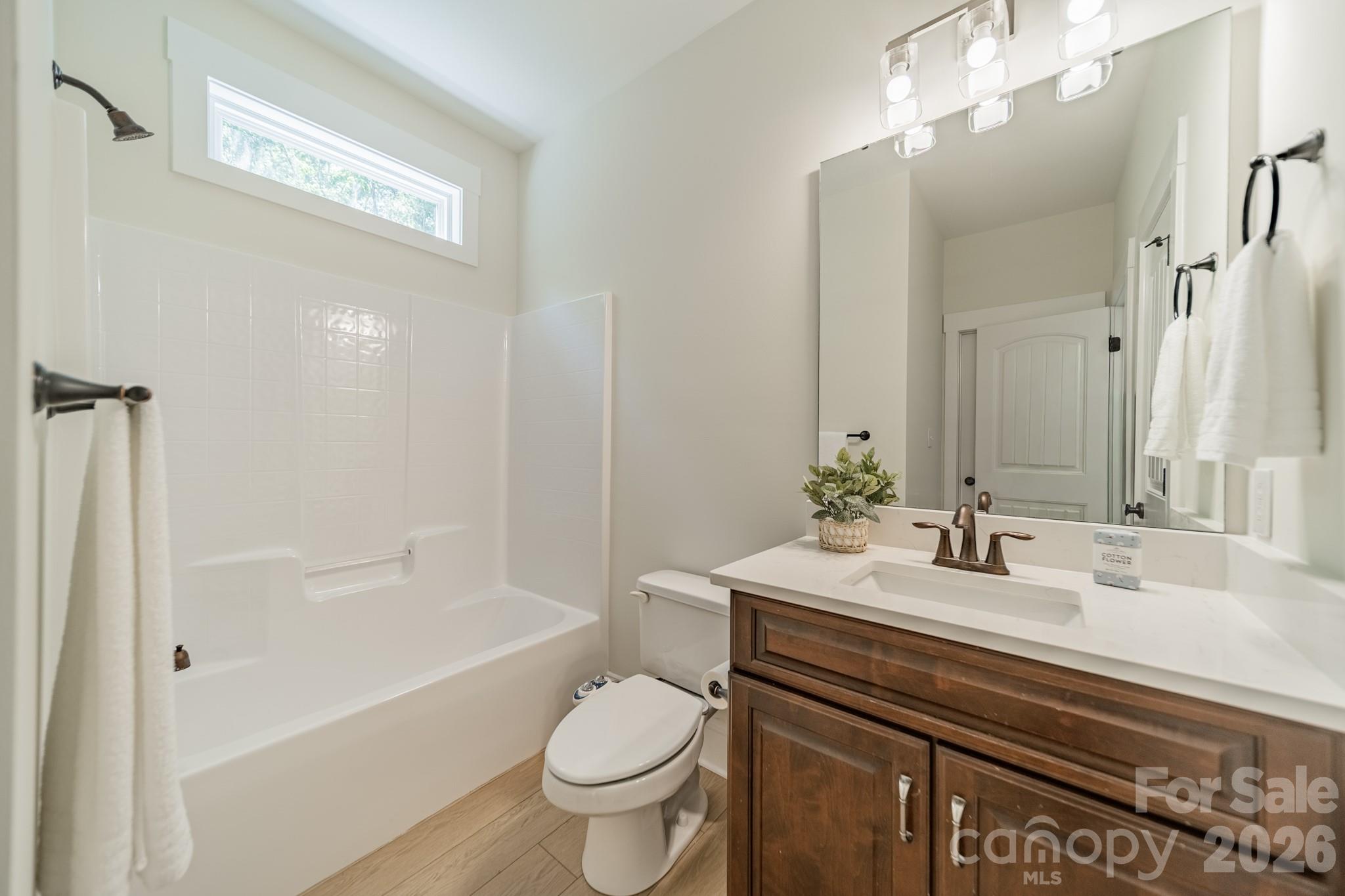 Single Family Residence at 188 Carolina Crossing Drive, York, photo 24 of 51