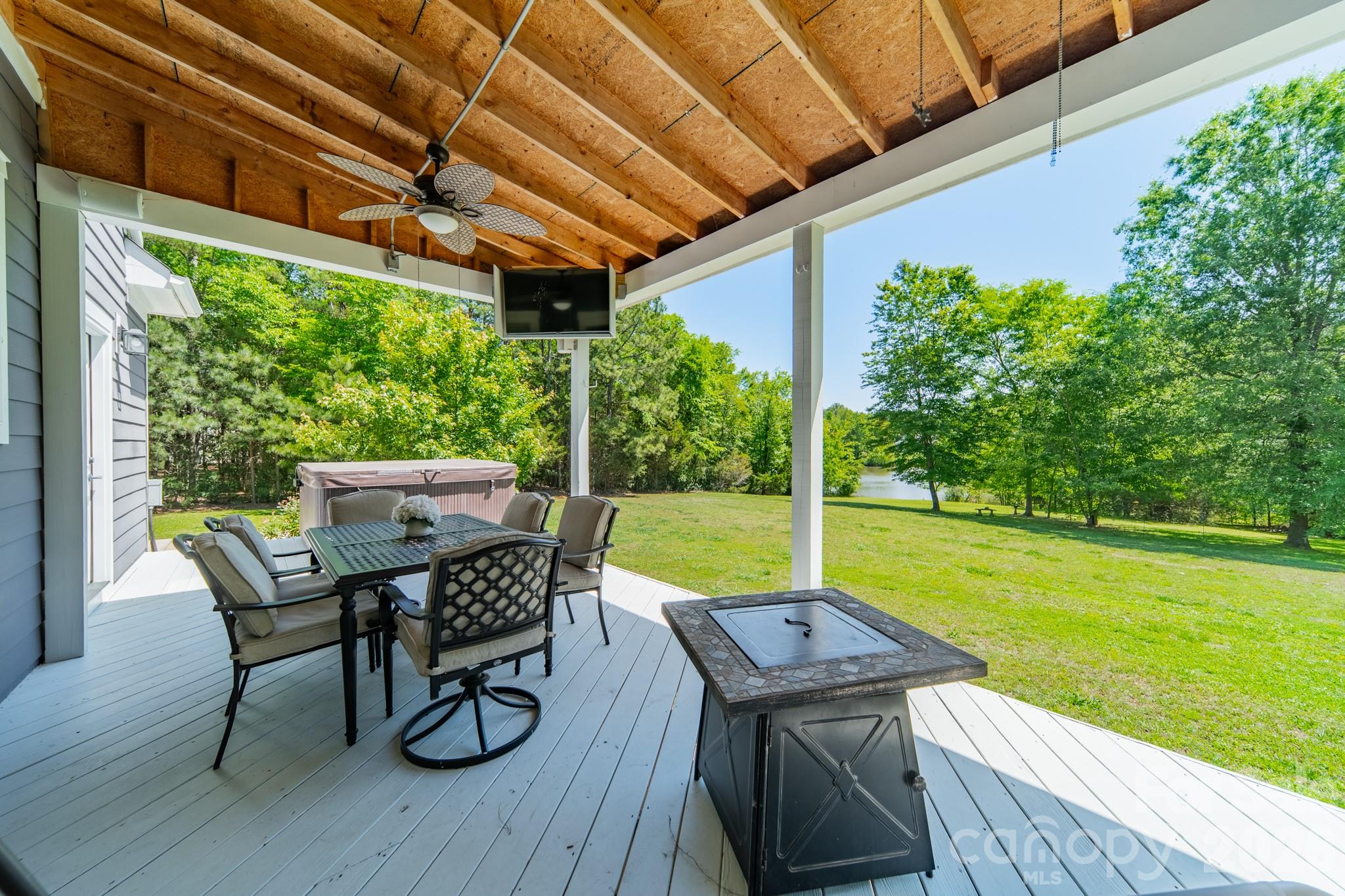 Single Family Residence at 188 Carolina Crossing Drive, York, photo 41 of 51