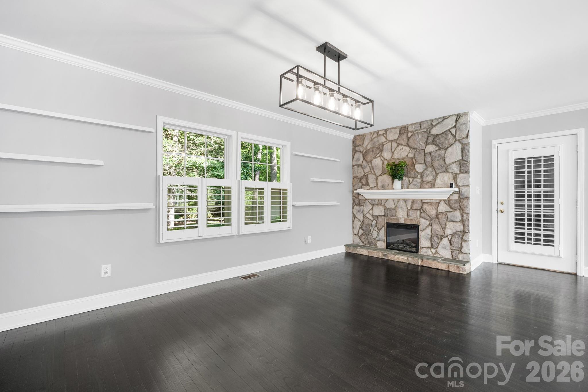 Single Family Residence at 14214 Honeysuckle Ridge Drive, Matthews, photo 6 of 46