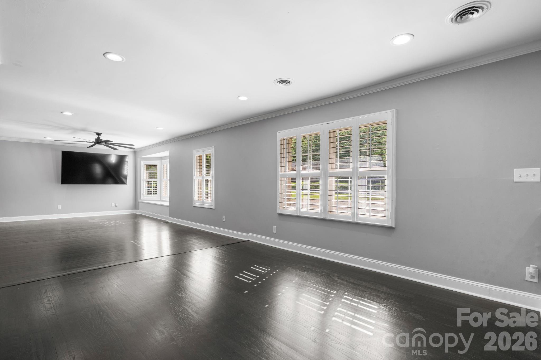 Single Family Residence at 14214 Honeysuckle Ridge Drive, Matthews, photo 9 of 46