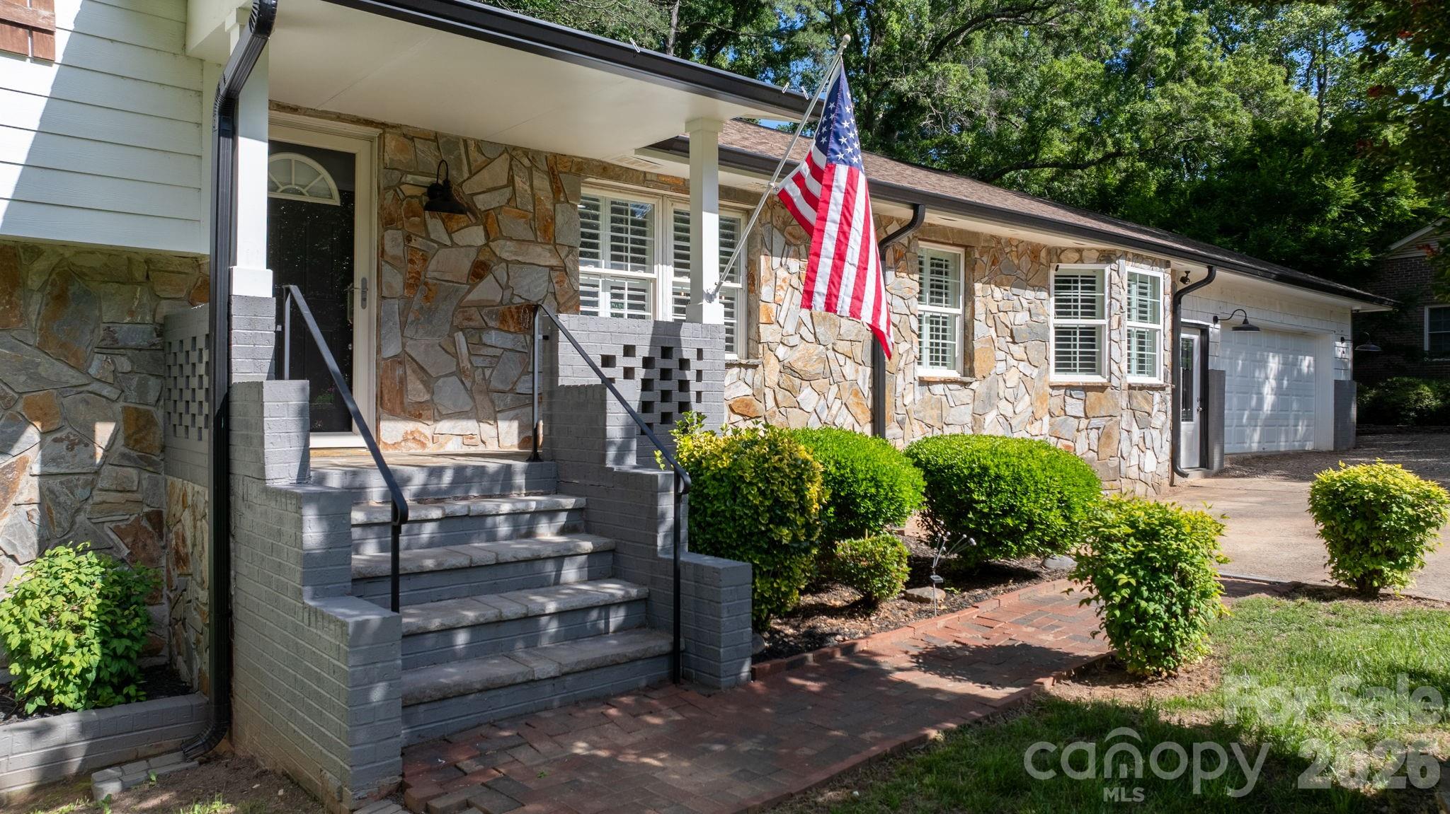Single Family Residence at 14214 Honeysuckle Ridge Drive, Matthews, photo 32 of 46