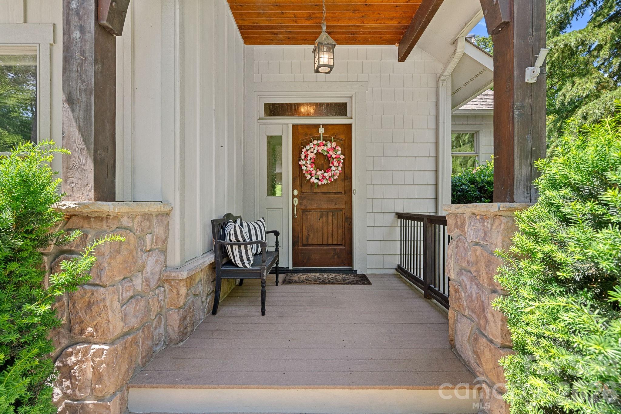 Single Family Residence at 236 Tuskarora Trail, Mooresville, photo 5 of 47