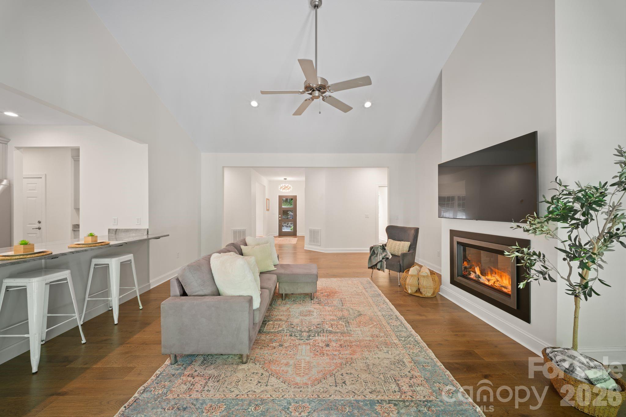 Single Family Residence at 2508 Carriage Falls Court, Hendersonville, photo 11 of 46