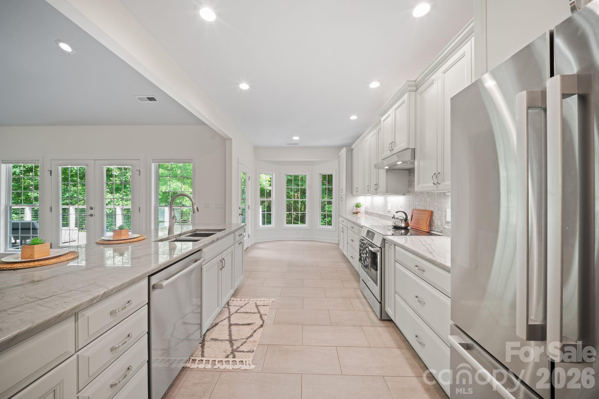 Single Family Residence at 2508 Carriage Falls Court, Hendersonville, photo 16 of 46